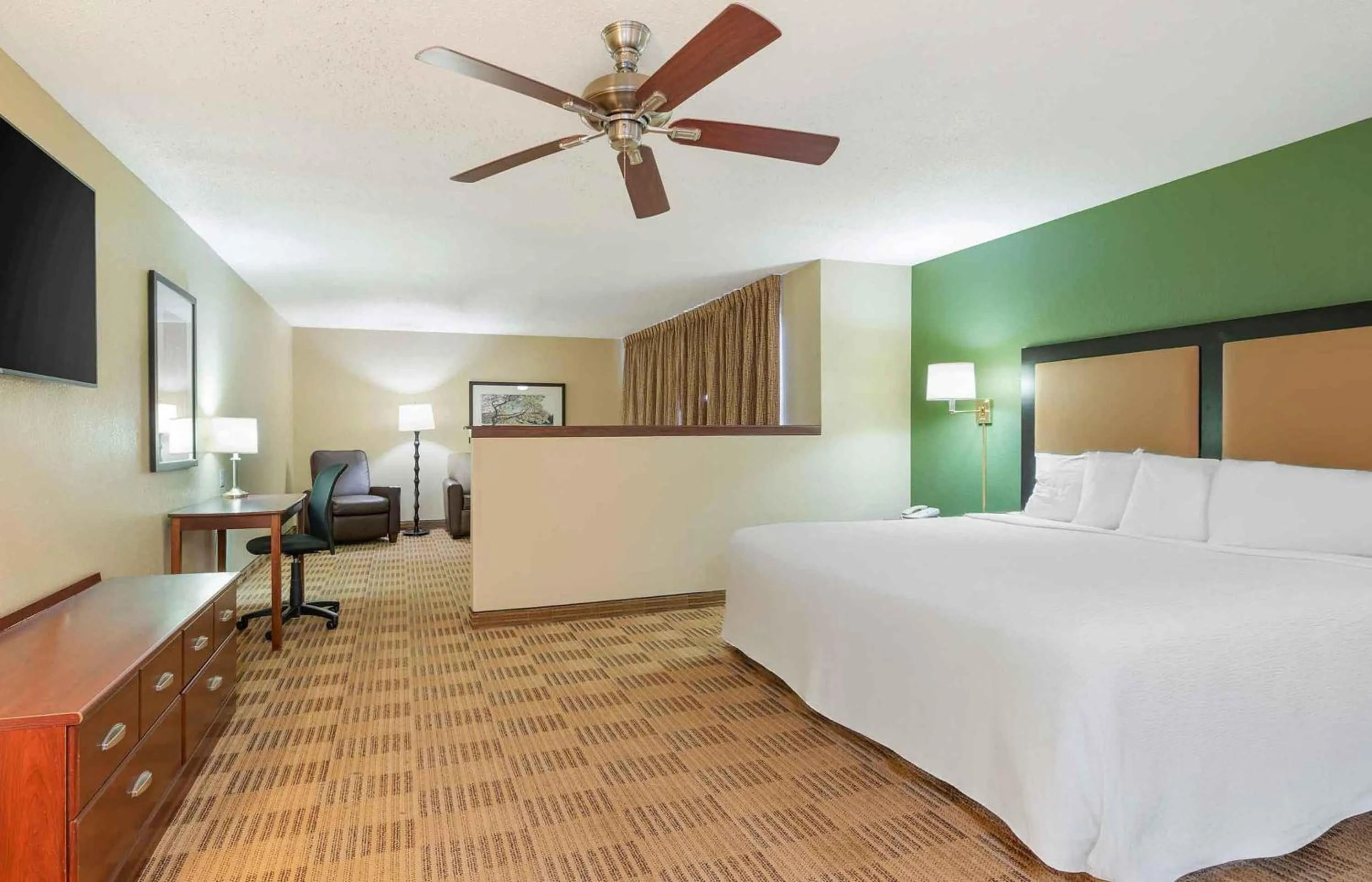 Bedroom, Bed in Extended Stay America Suites - Orlando - Lake Mary - 1036 Greenwood Blvd