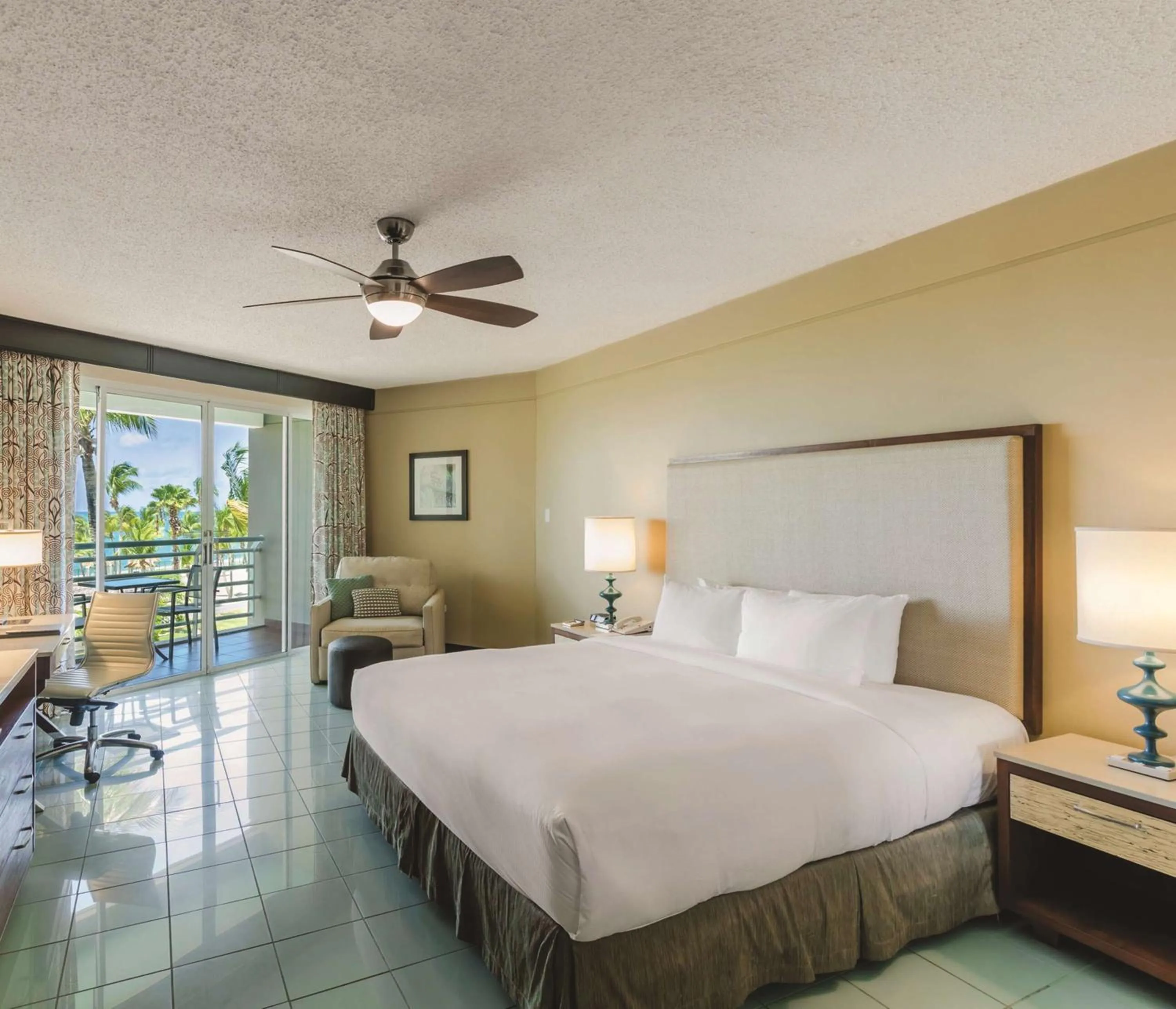 Bedroom, Bed in Hilton Ponce Golf & Casino Resort