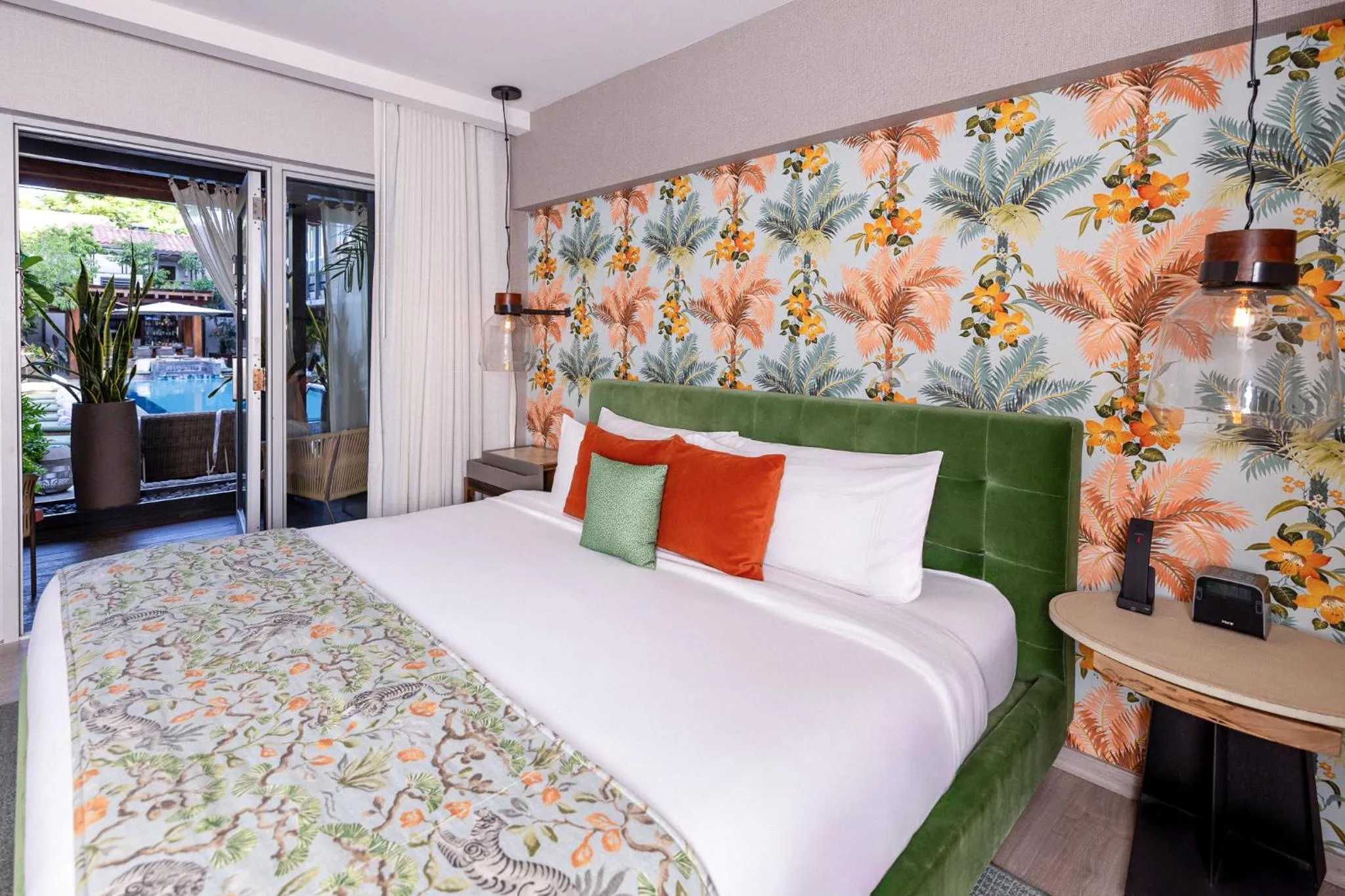 Bedroom, Bed in Lennox Miami Beach