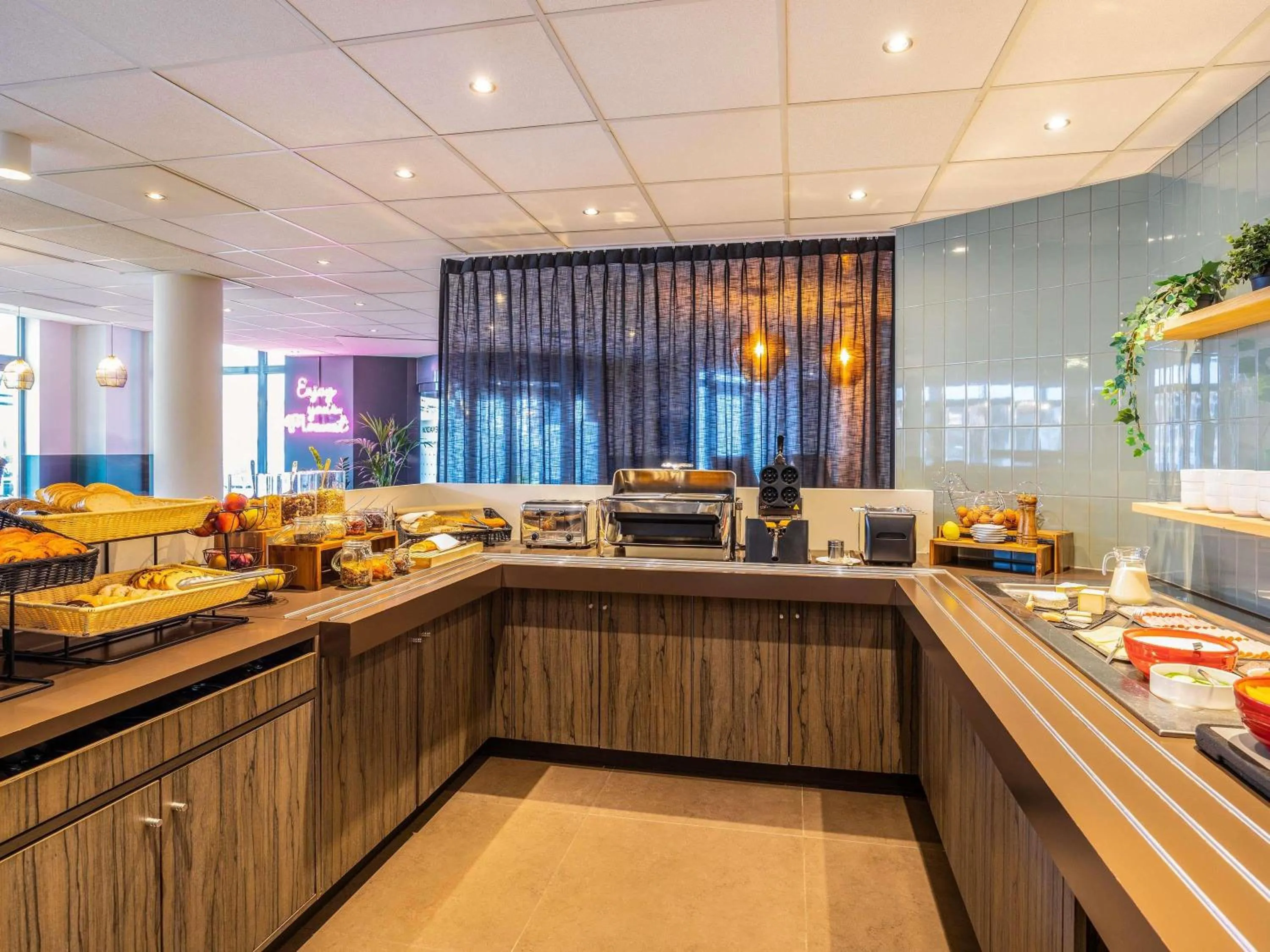 Breakfast in ibis Styles Hotel Brussels Centre Stéphanie