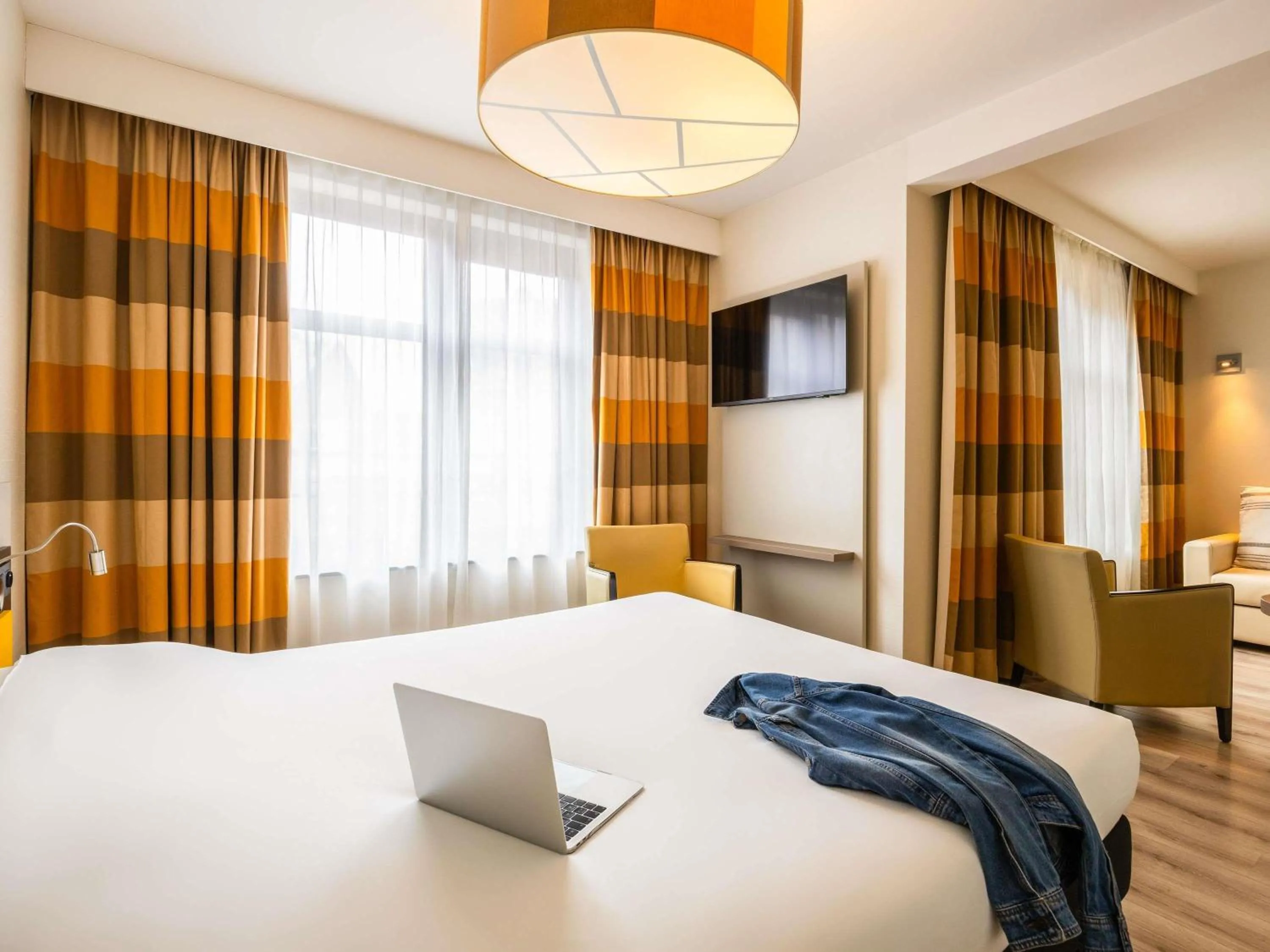 Bedroom, Bed in ibis Styles Hotel Brussels Centre Stéphanie