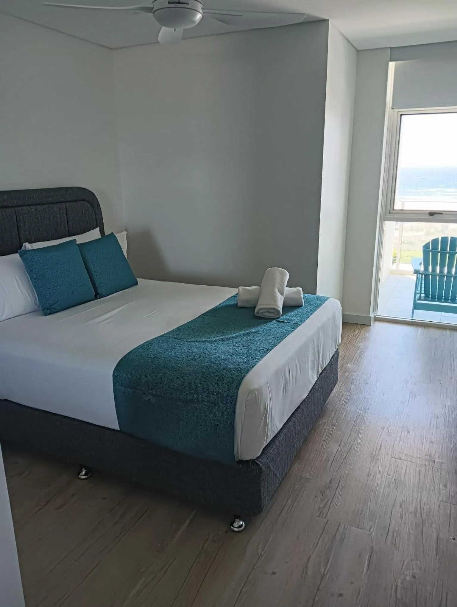 Bedroom, Bed in Kirra Surf Apartments