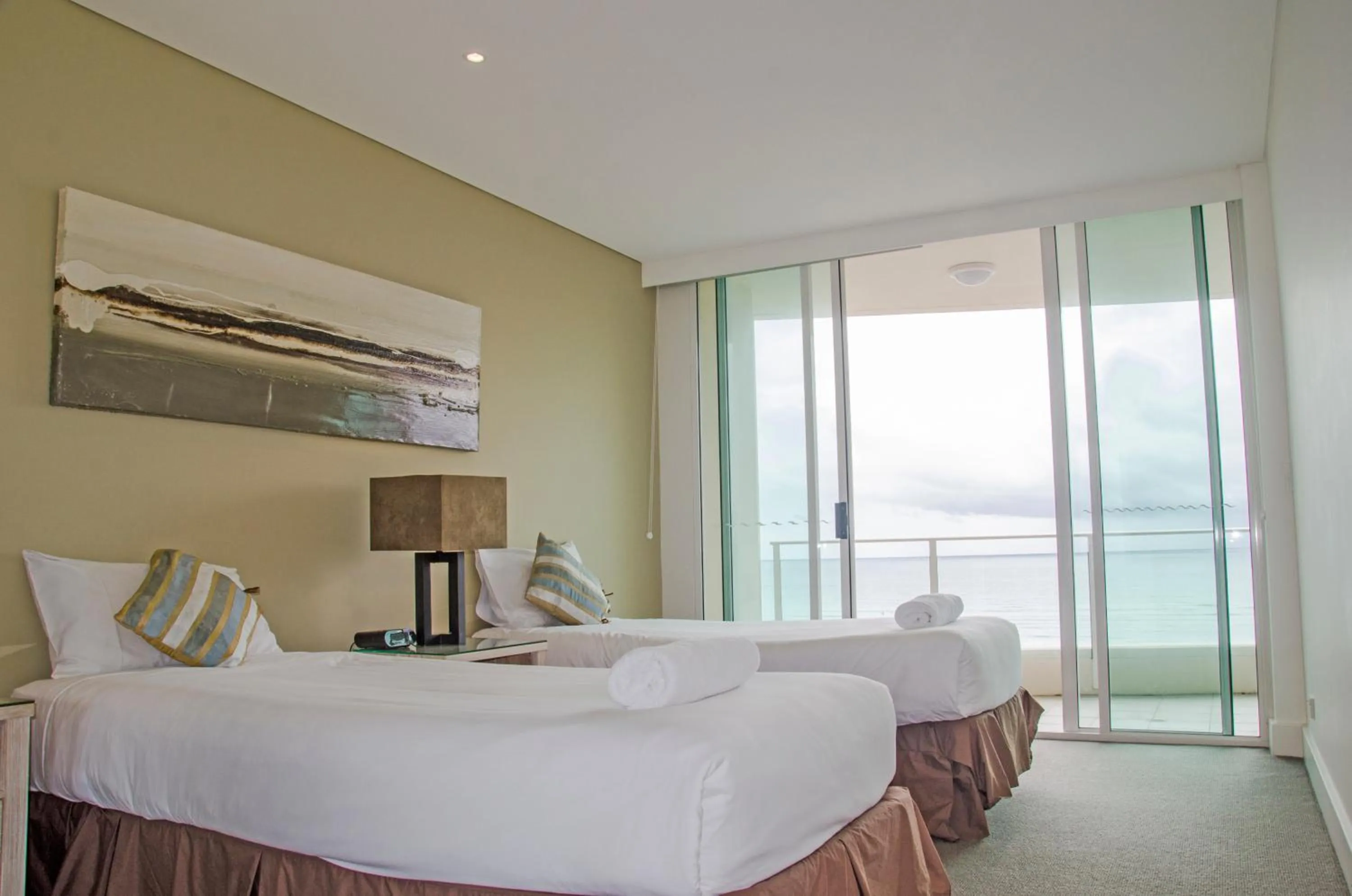 Bedroom, Bed in Kirra Surf Apartments