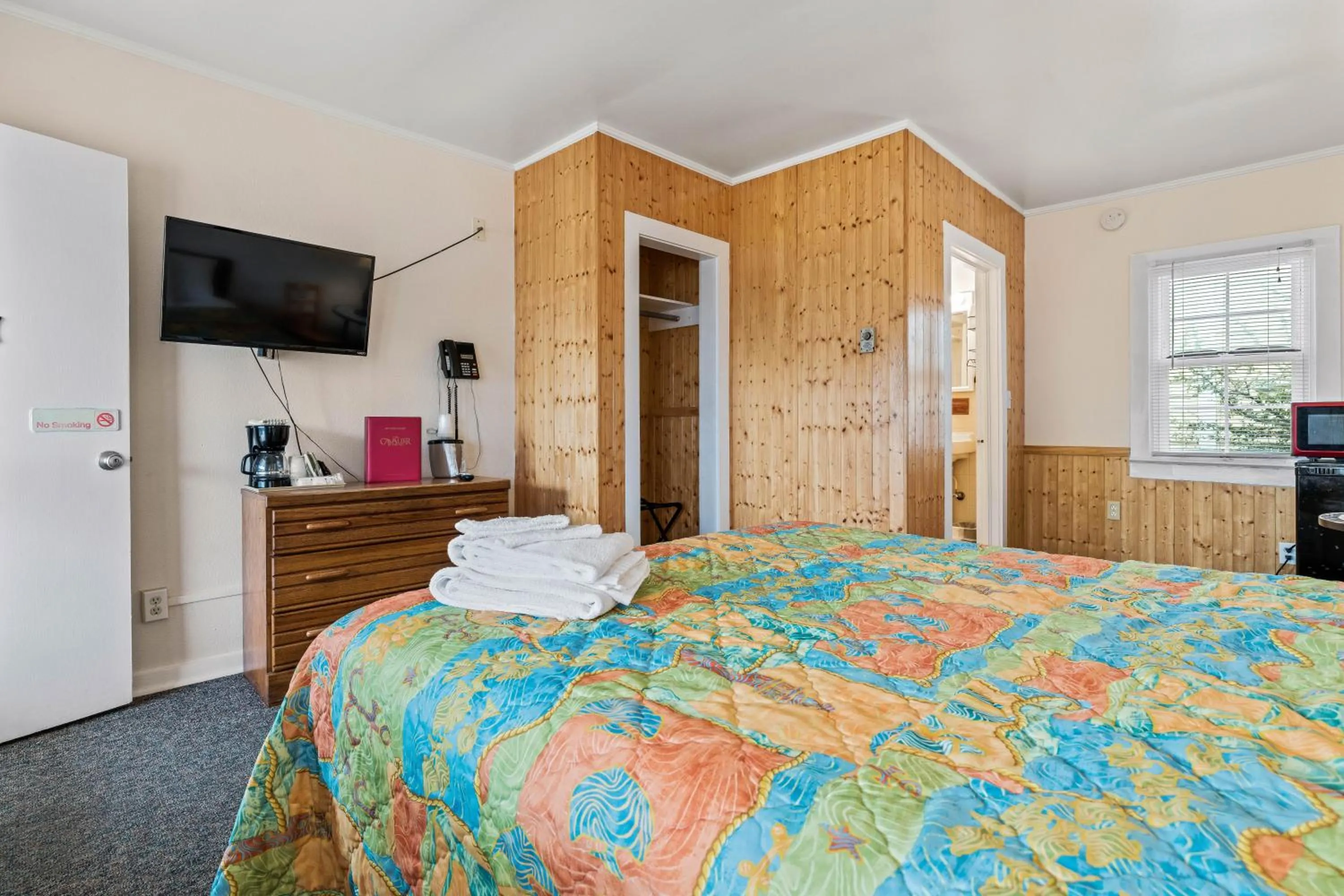 Bed in Cavalier by the Sea