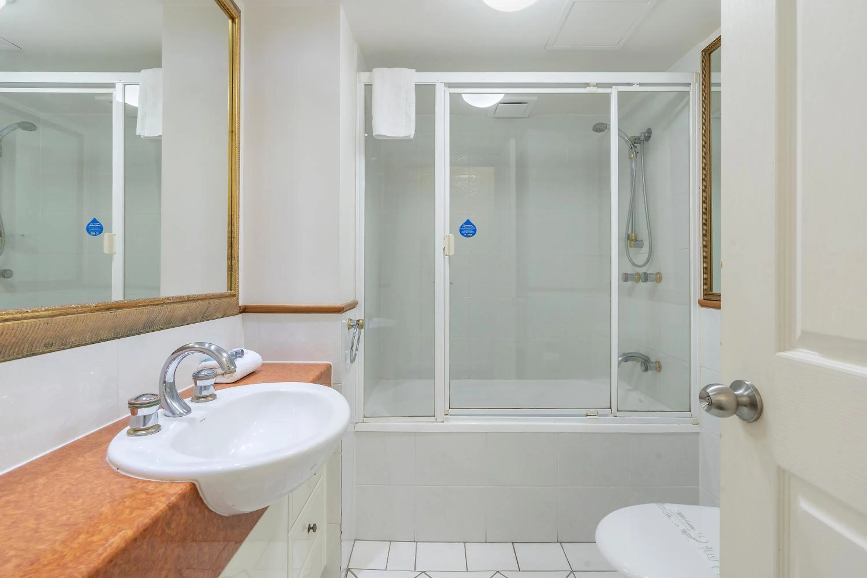 Bathroom in ULTIQA Burleigh Mediterranean Resort