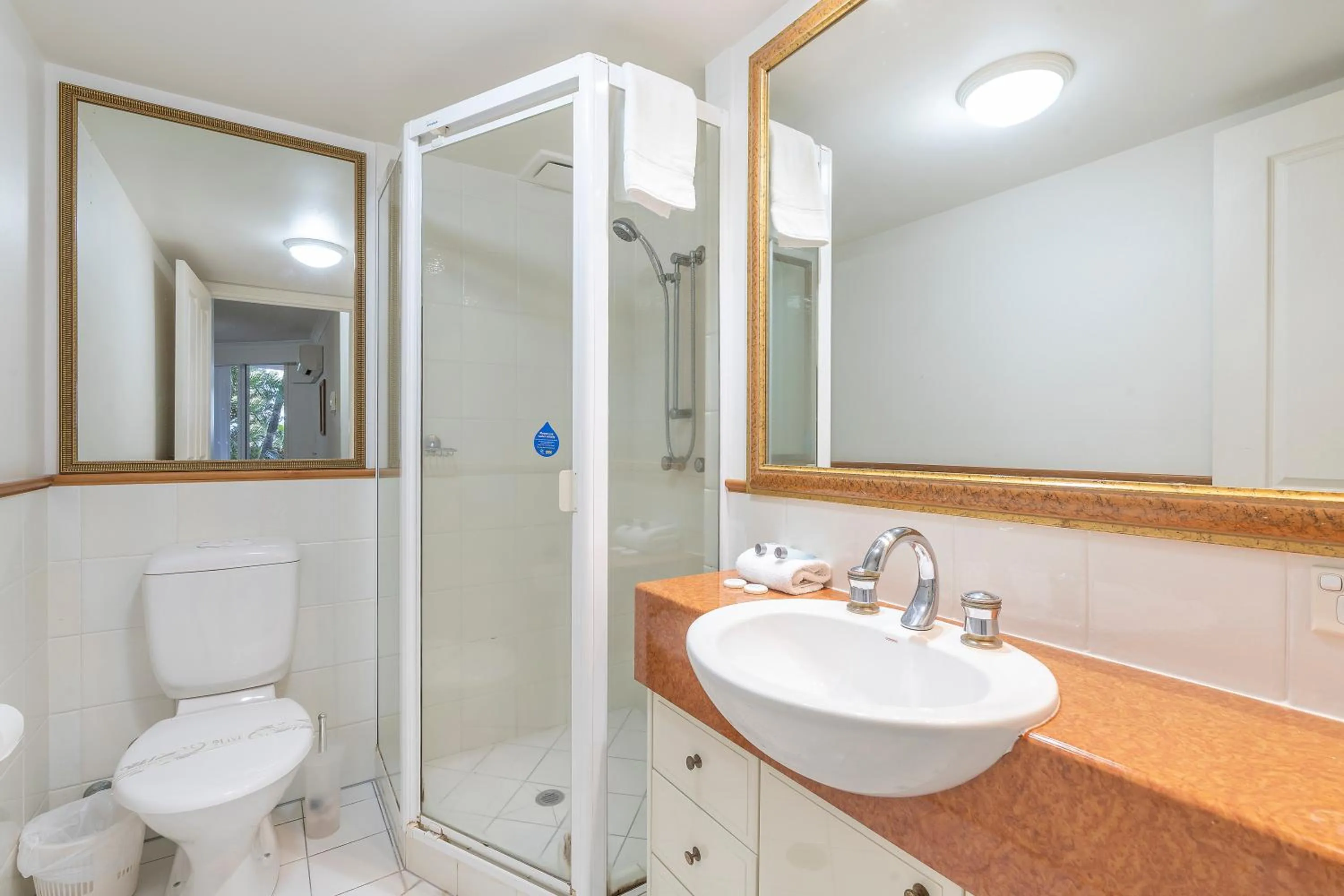 Bathroom in ULTIQA Burleigh Mediterranean Resort