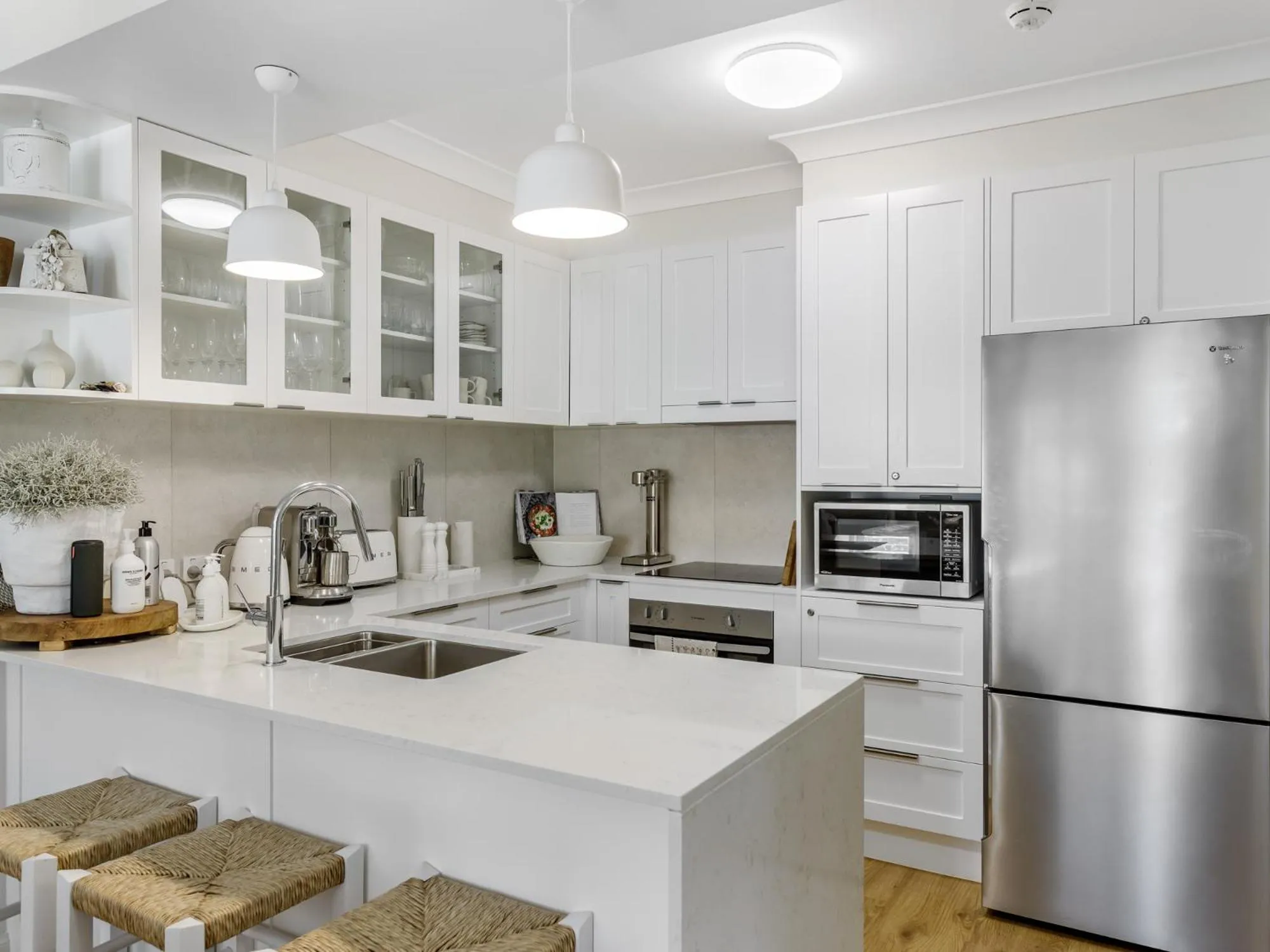 Kitchen or kitchenette in ULTIQA Burleigh Mediterranean Resort