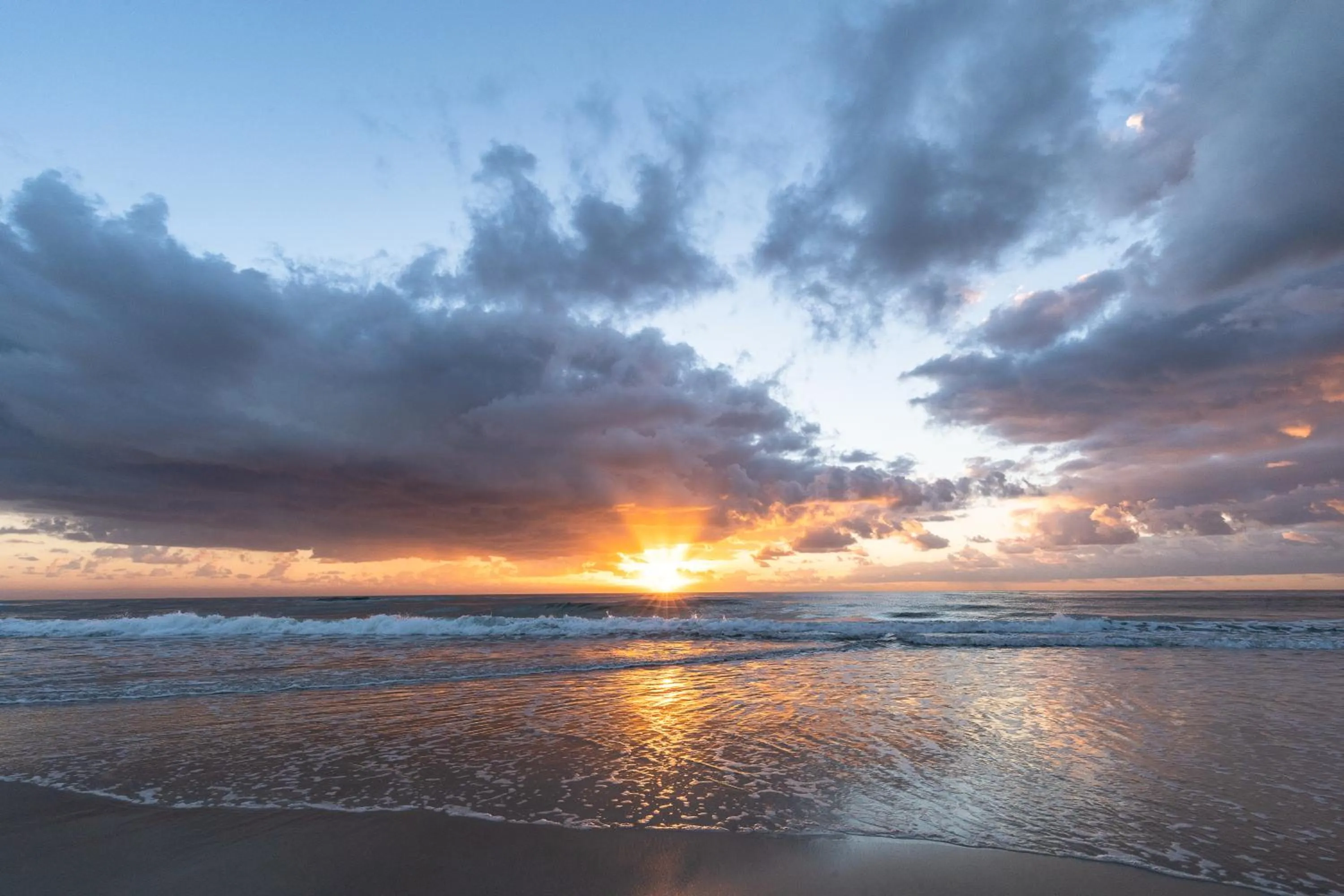Sunset in ULTIQA Burleigh Mediterranean Resort