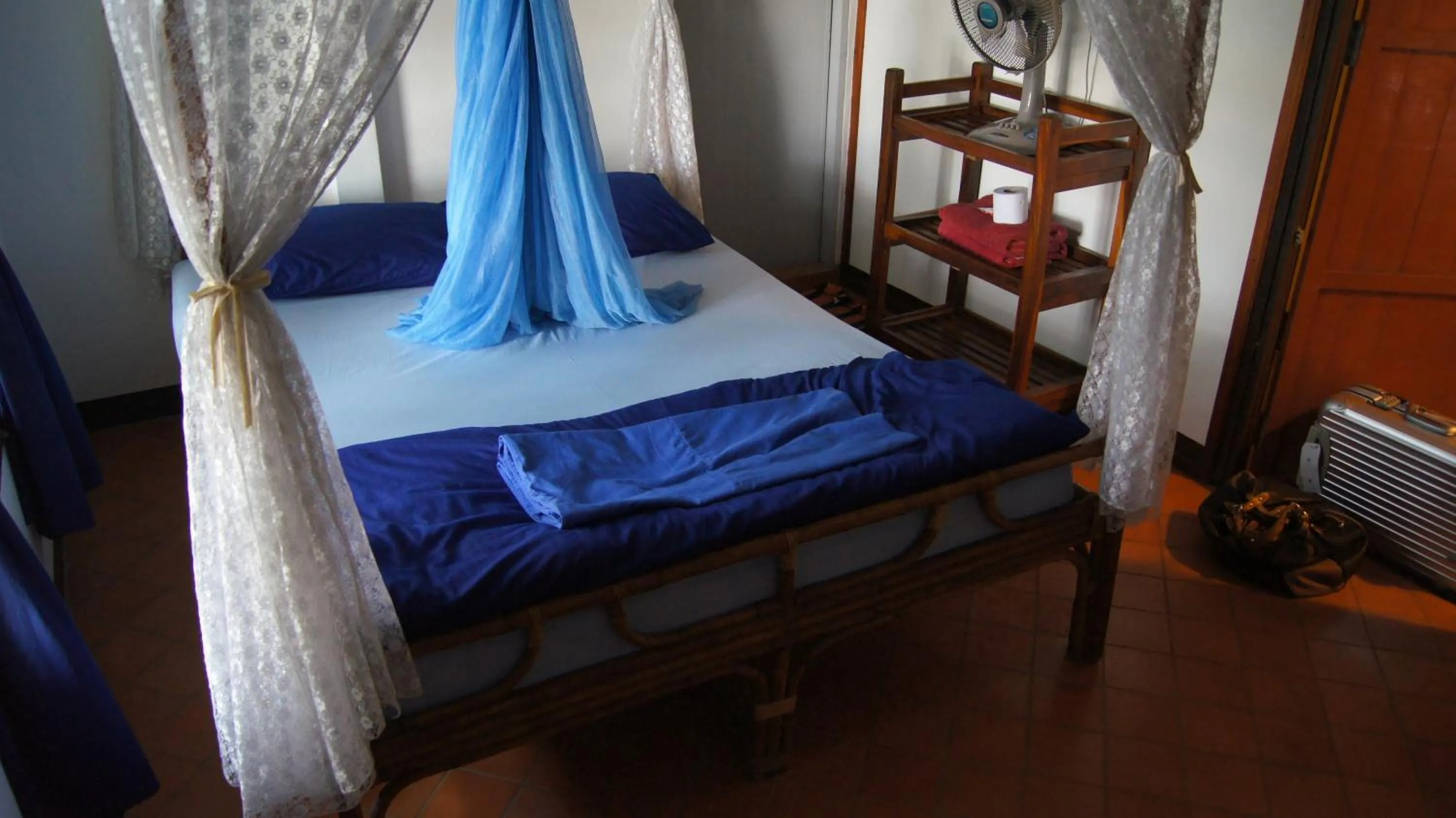 Photo of the whole room, Bed in Mut Mee Garden Guest House