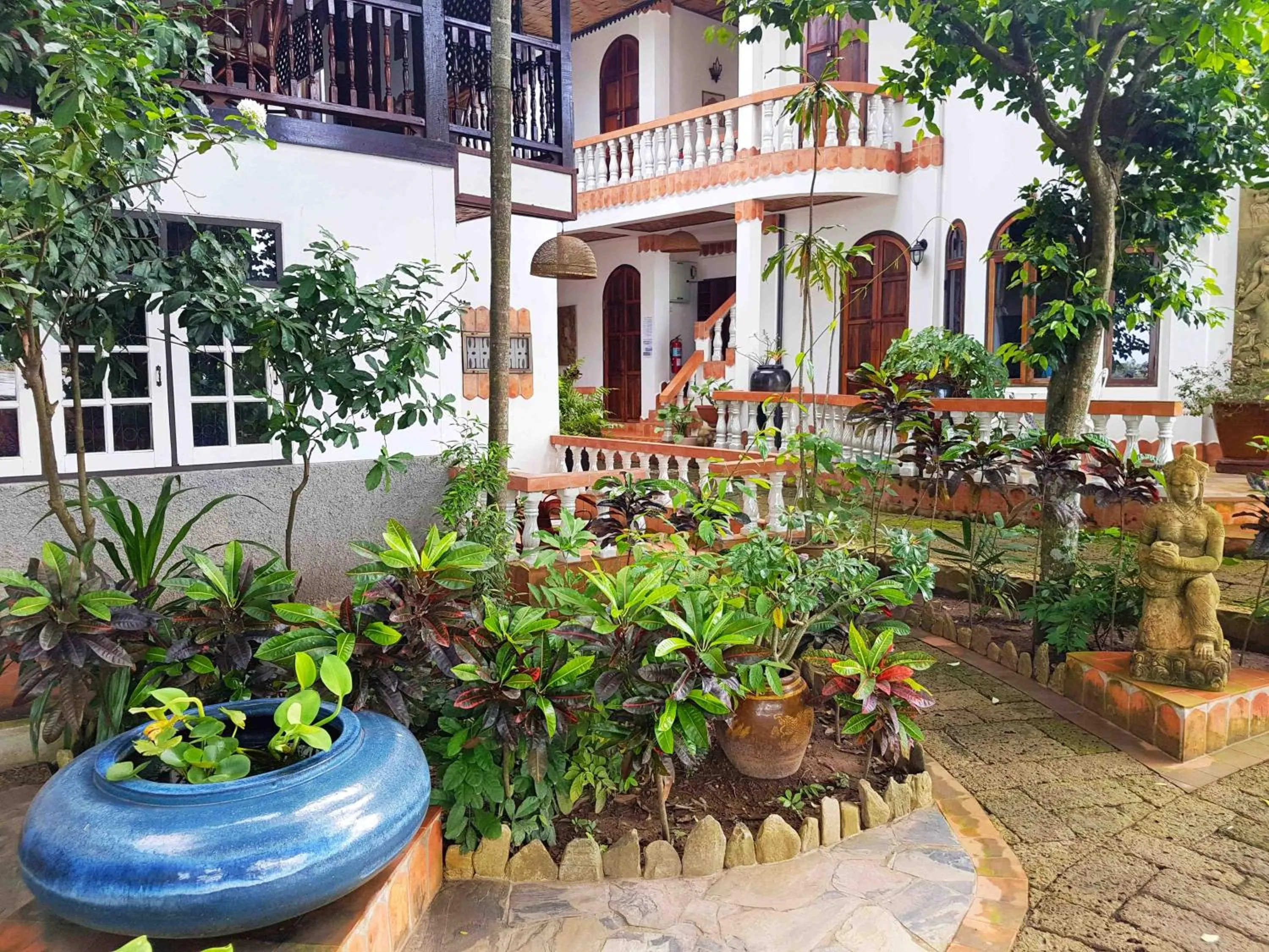 Facade/entrance in Mut Mee Garden Guest House