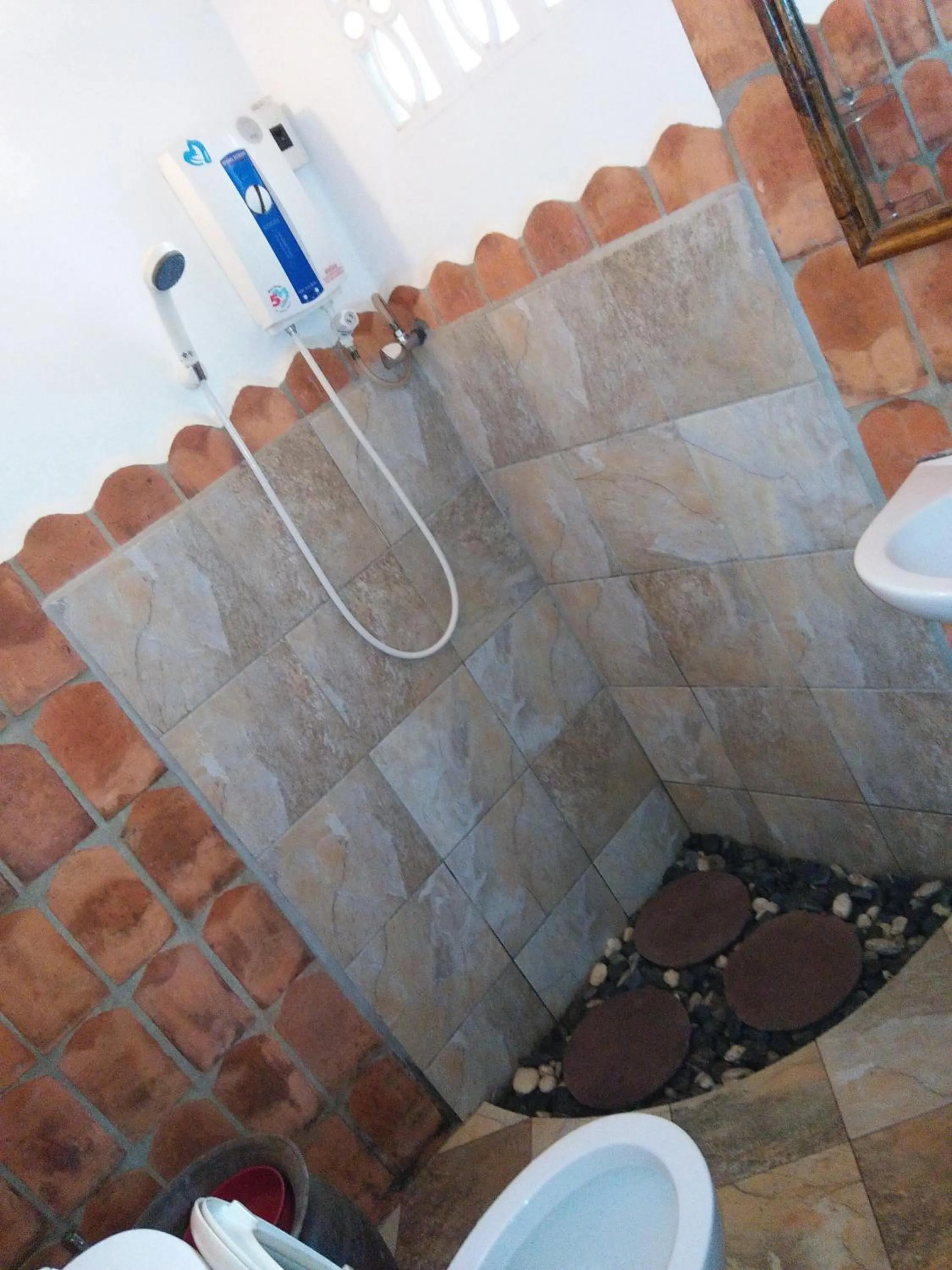 Shower in Mut Mee Garden Guest House