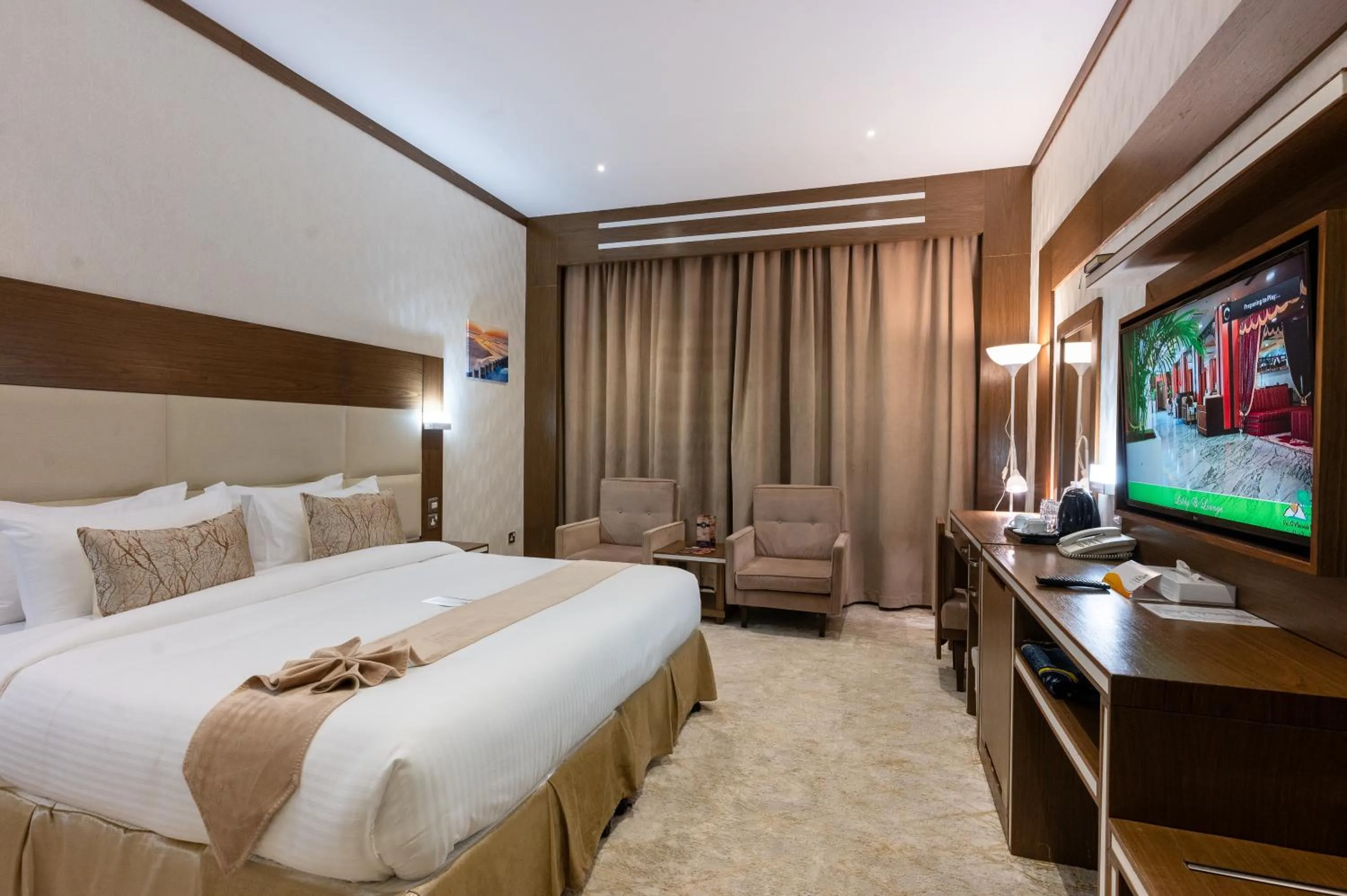 Bedroom, Bed in Ras Al Khaimah Hotel