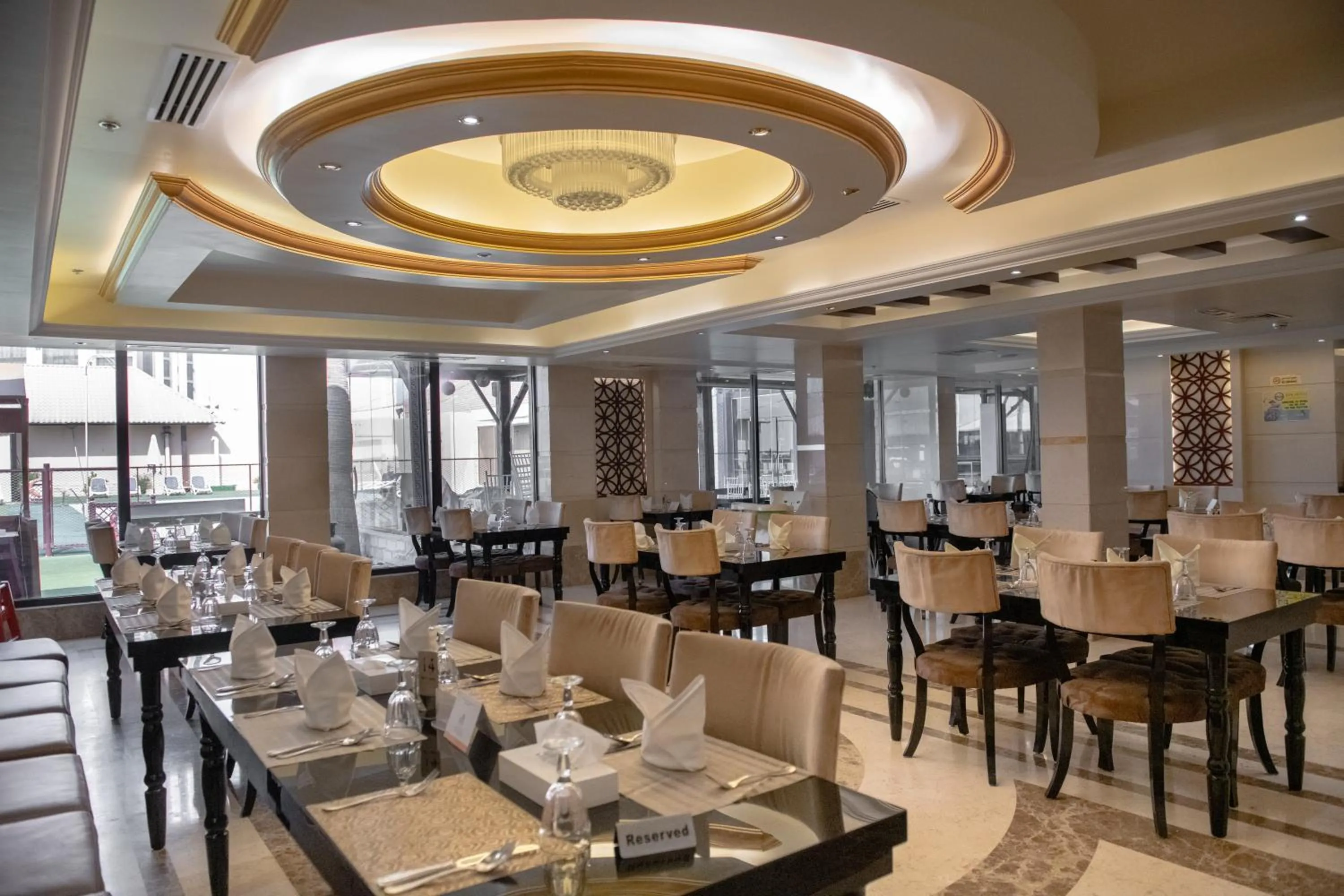 Restaurant/places to eat in Ras Al Khaimah Hotel