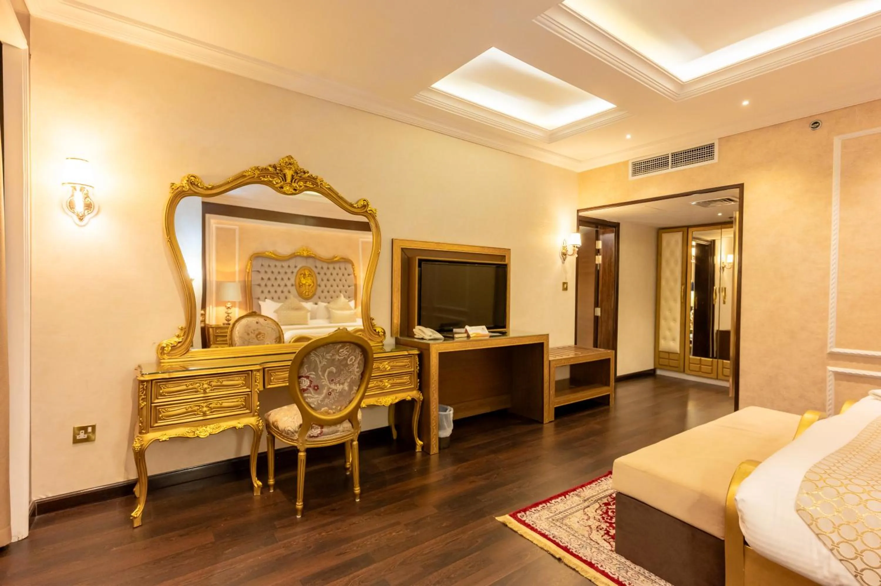 Bedroom, Bed in Ras Al Khaimah Hotel