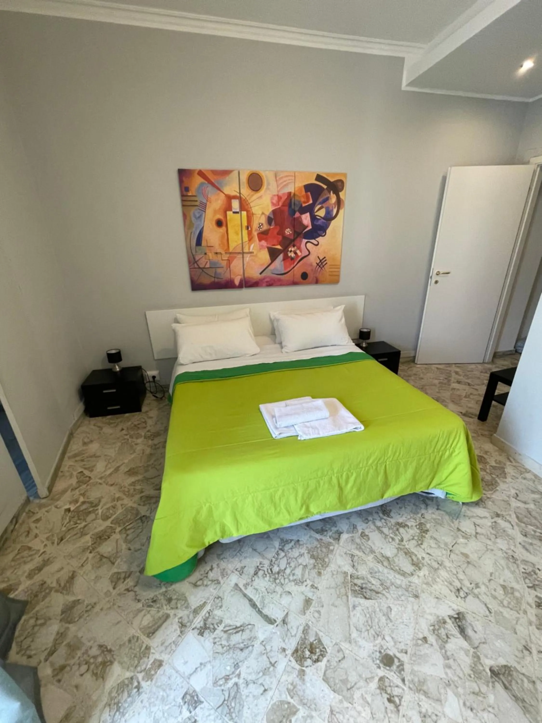 Bed in ROOM 110 BARI -guesthouse-