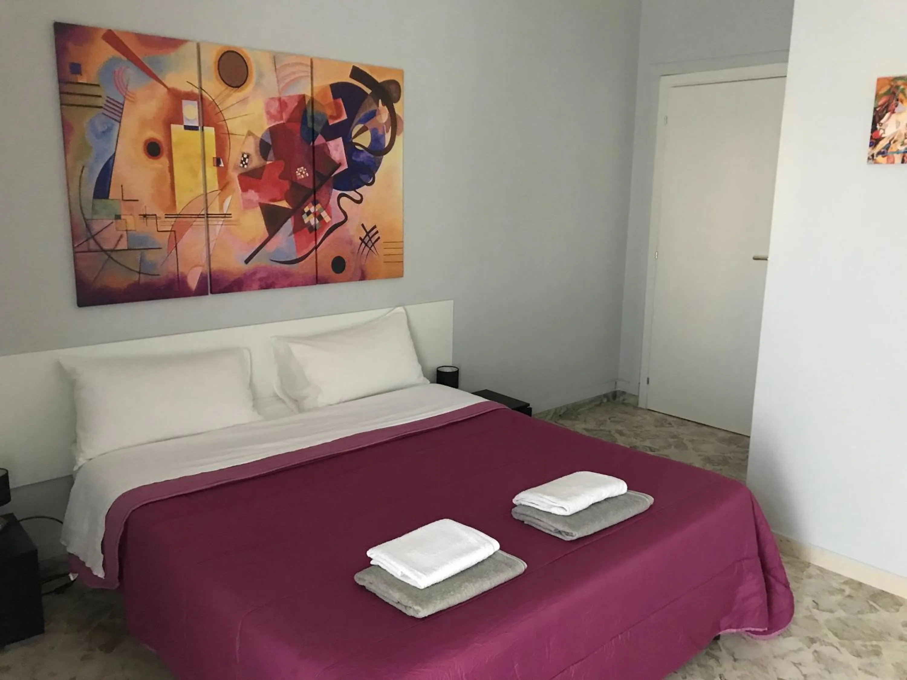 Bed in ROOM 110 BARI -guesthouse-