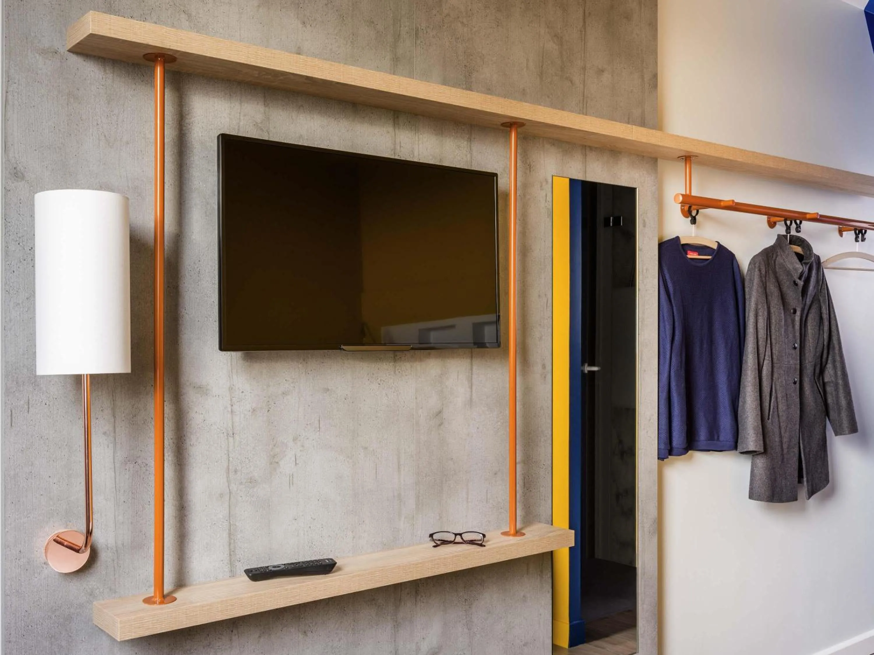 Bedroom in ibis budget Senlis