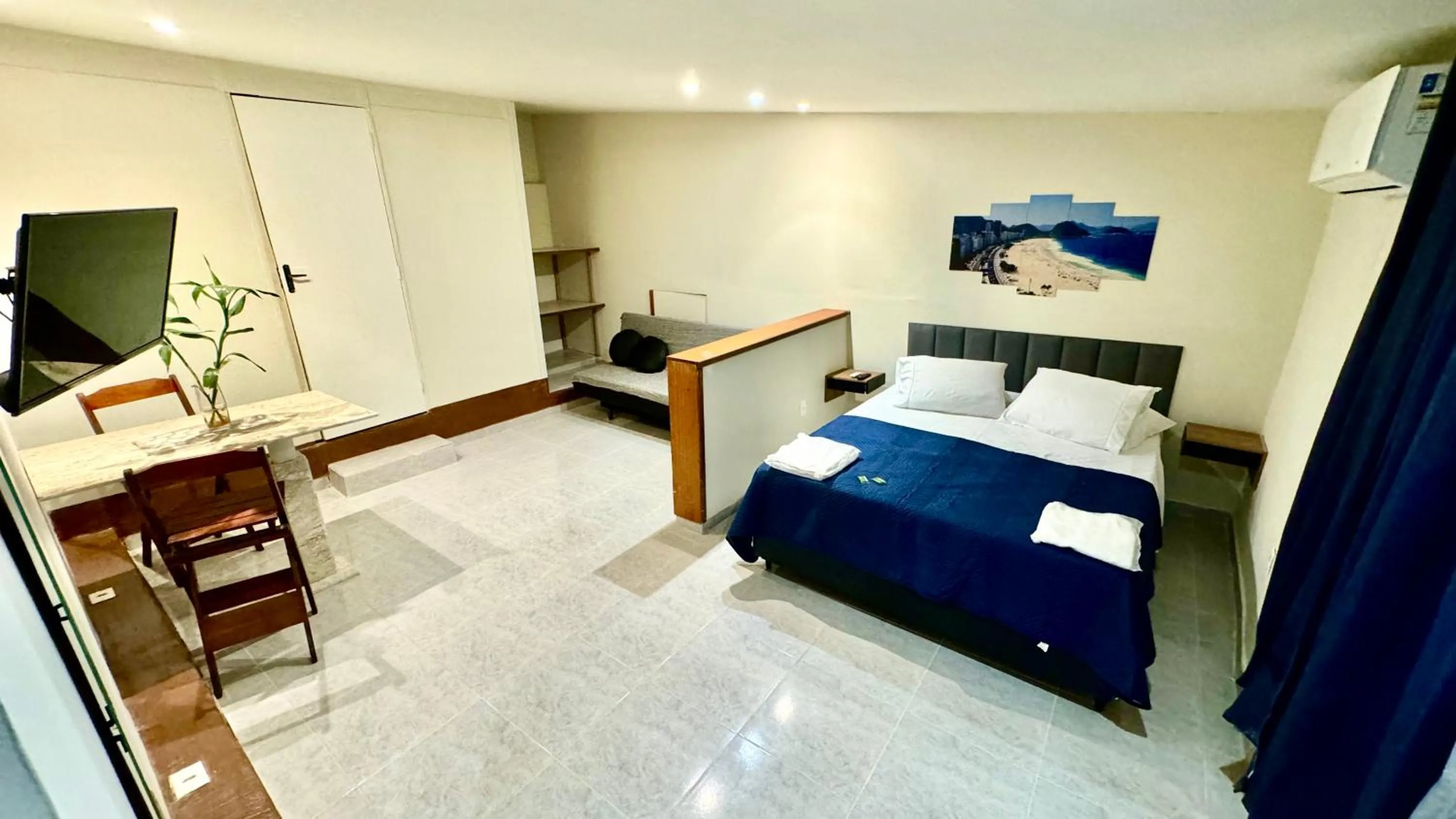 Photo of the whole room, Bed in Rio Deal Guest House