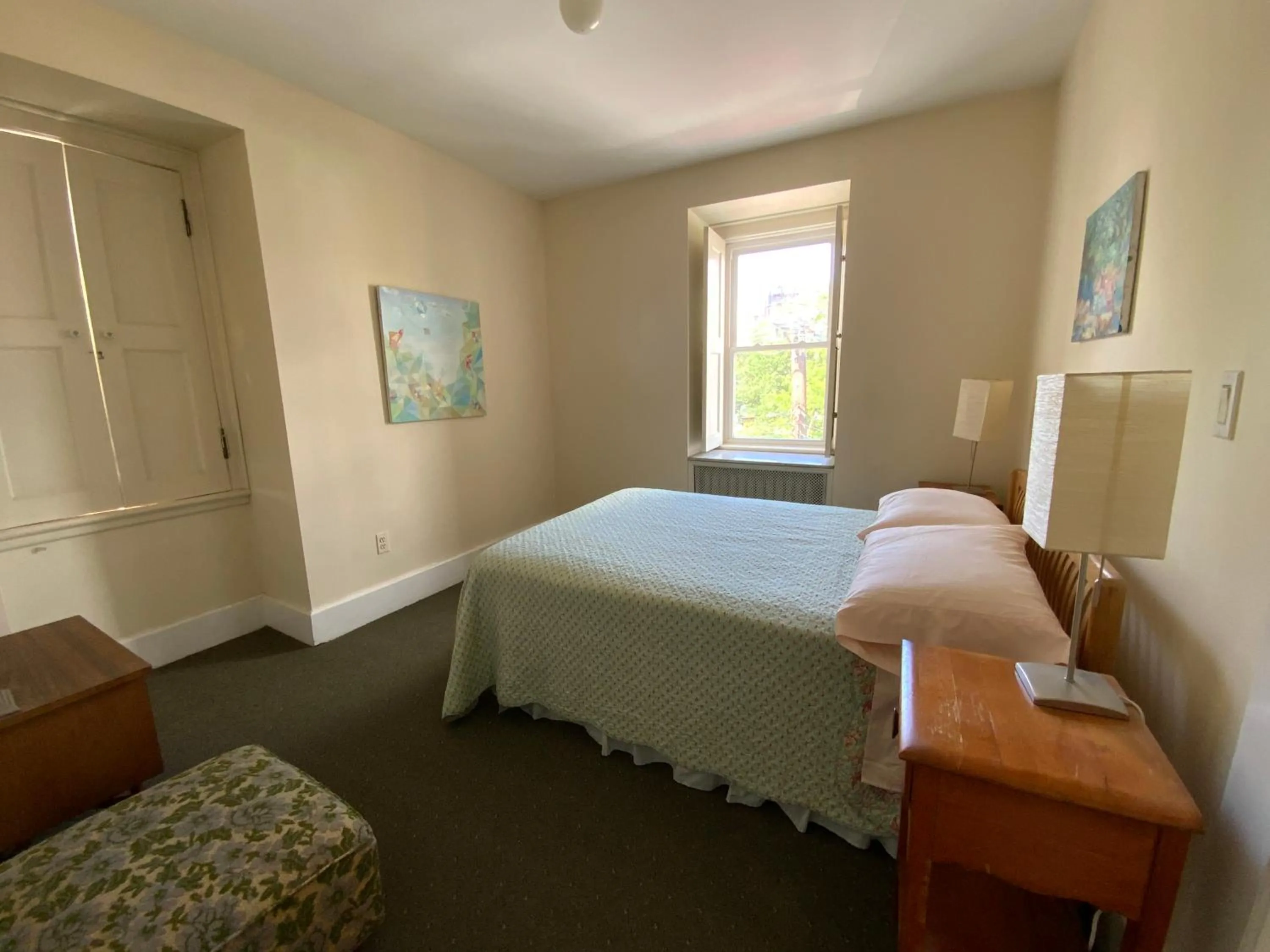 bunk bed, Bed in Fort Pl B&B and Gallery