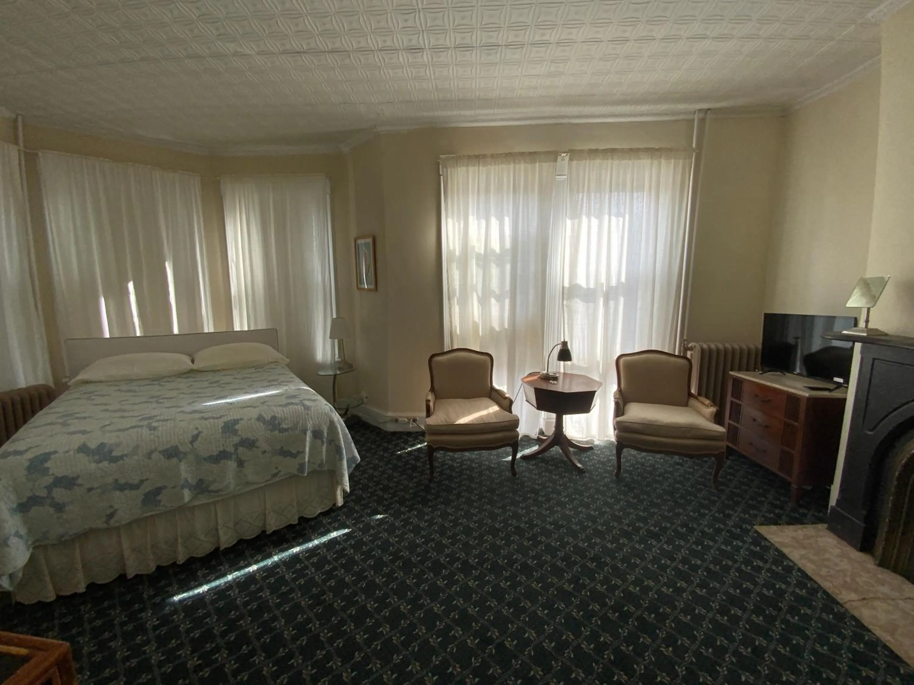 Bedroom, Bed in Fort Pl B&B and Gallery