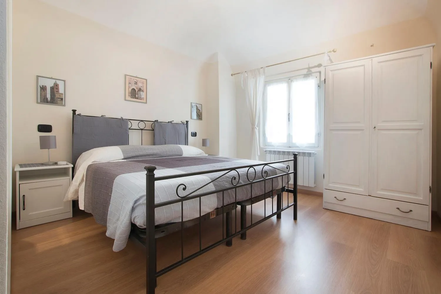 Photo of the whole room, Bed in b&b sotto le torri