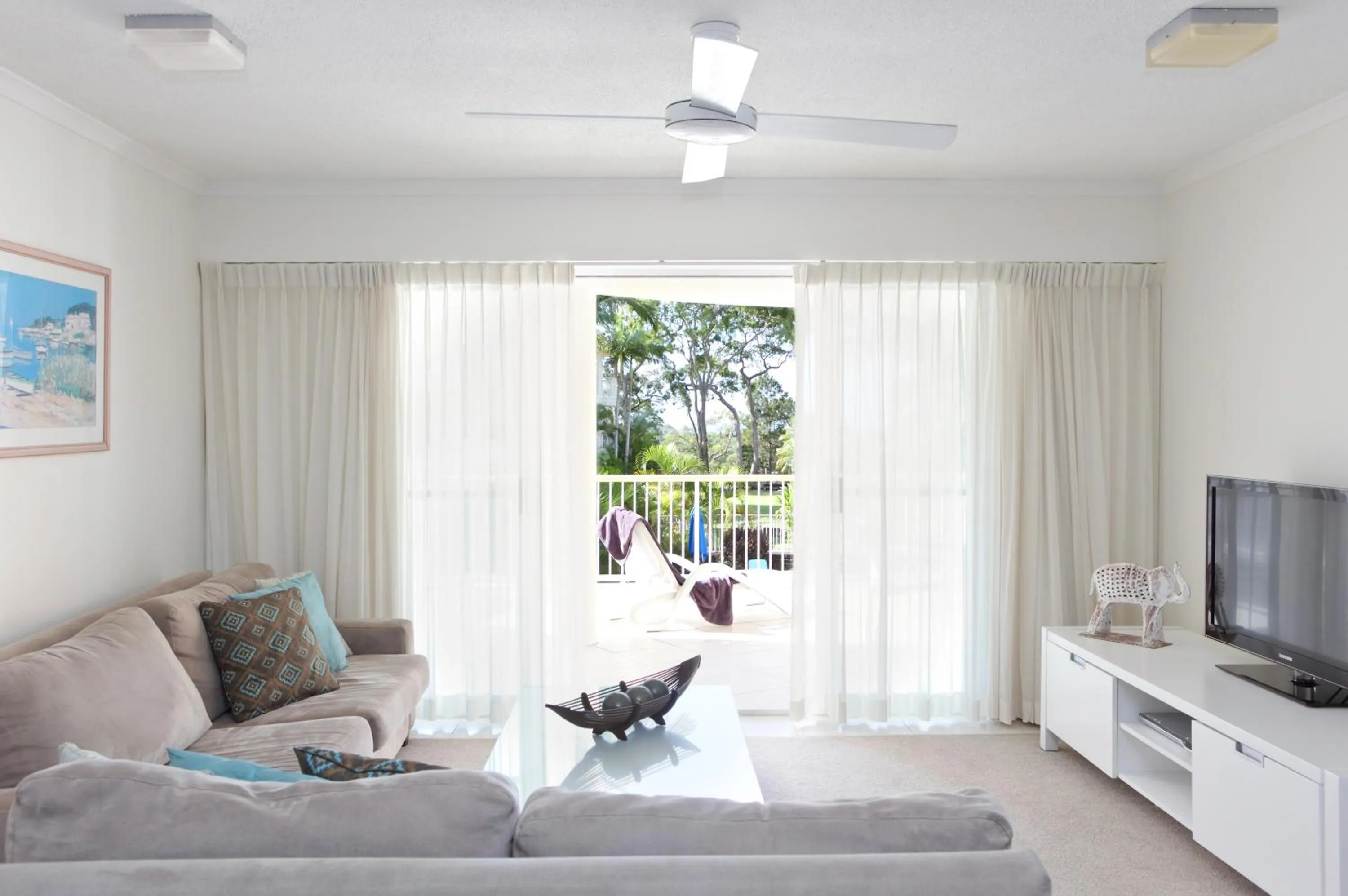 TV and multimedia in Serenity Apartments Noosa