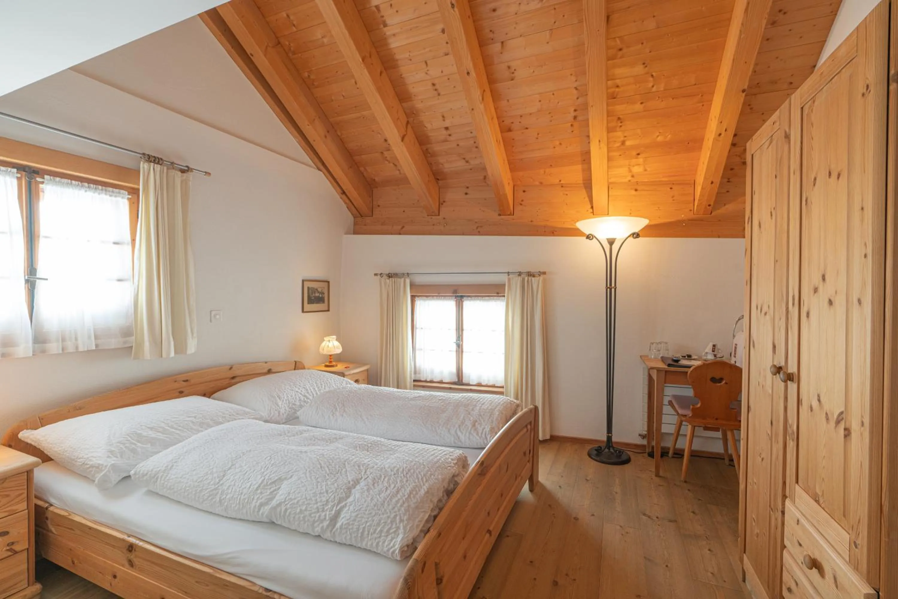 Bedroom, Bed in Gasthaus & Hotel Berninahaus