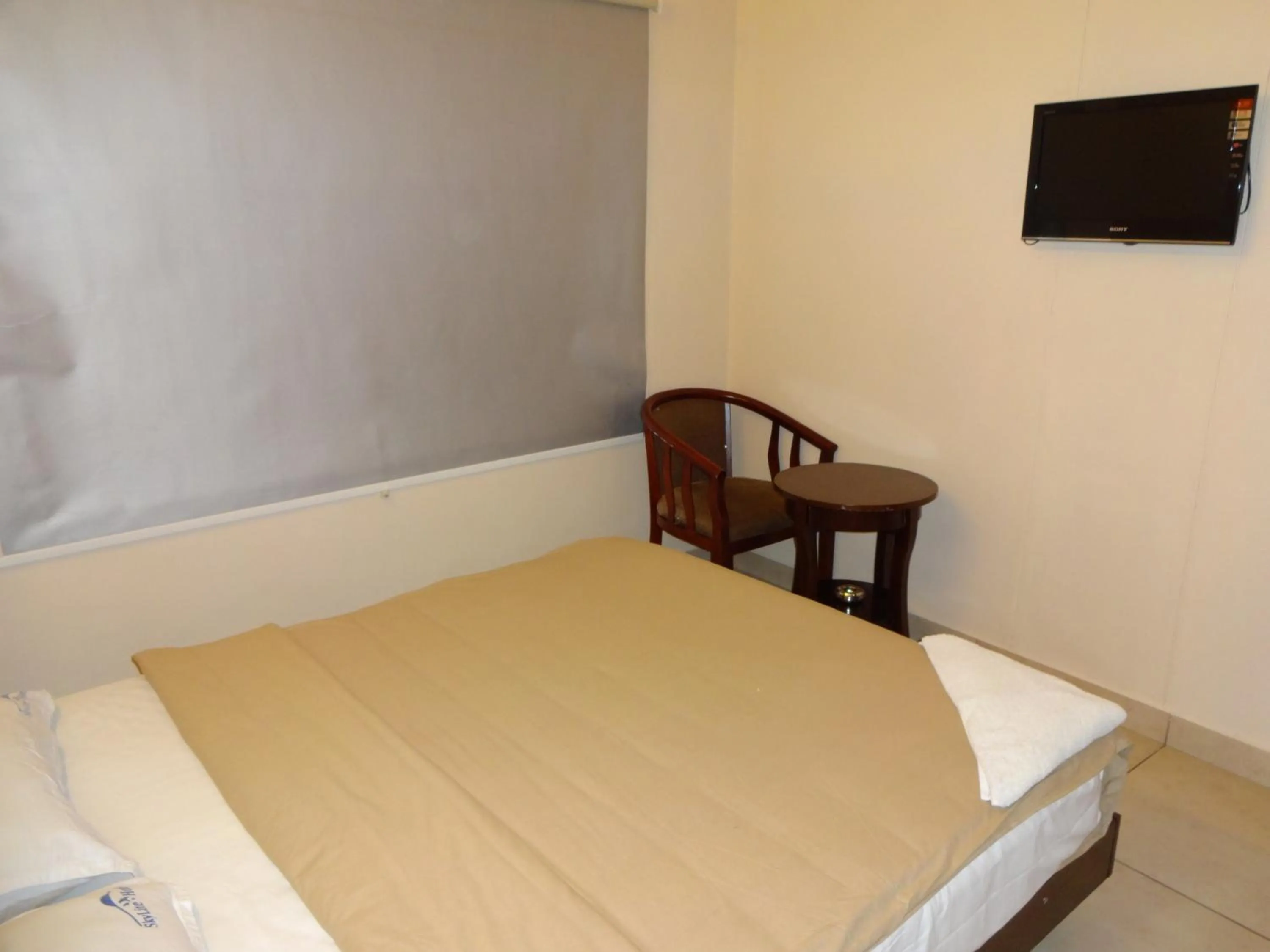 Photo of the whole room, Bed in Hotel Sky Lite