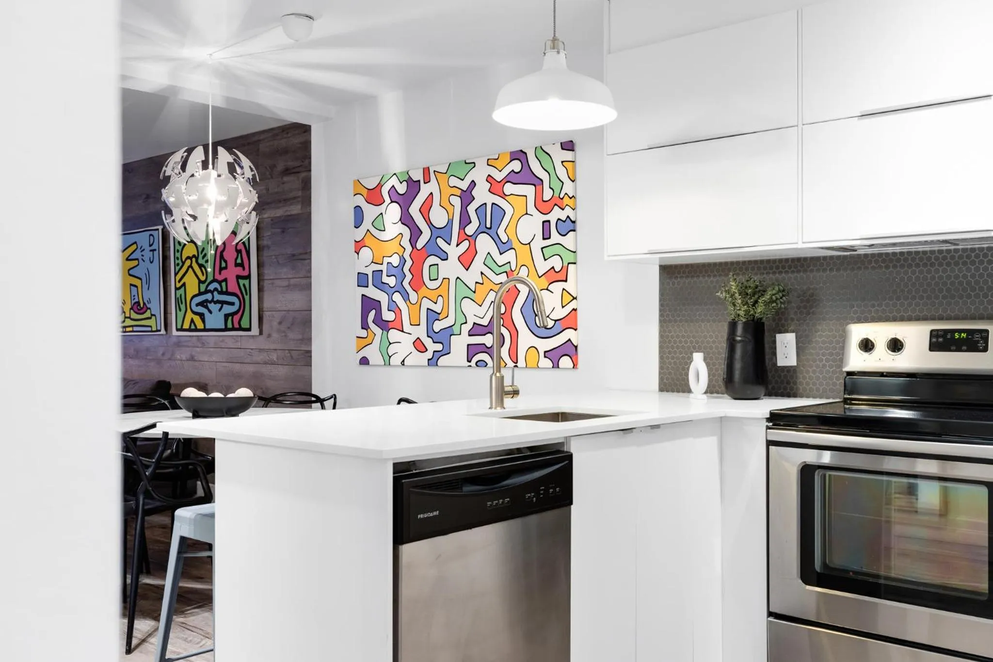 Coffee/tea facilities in LiV MTL Urban