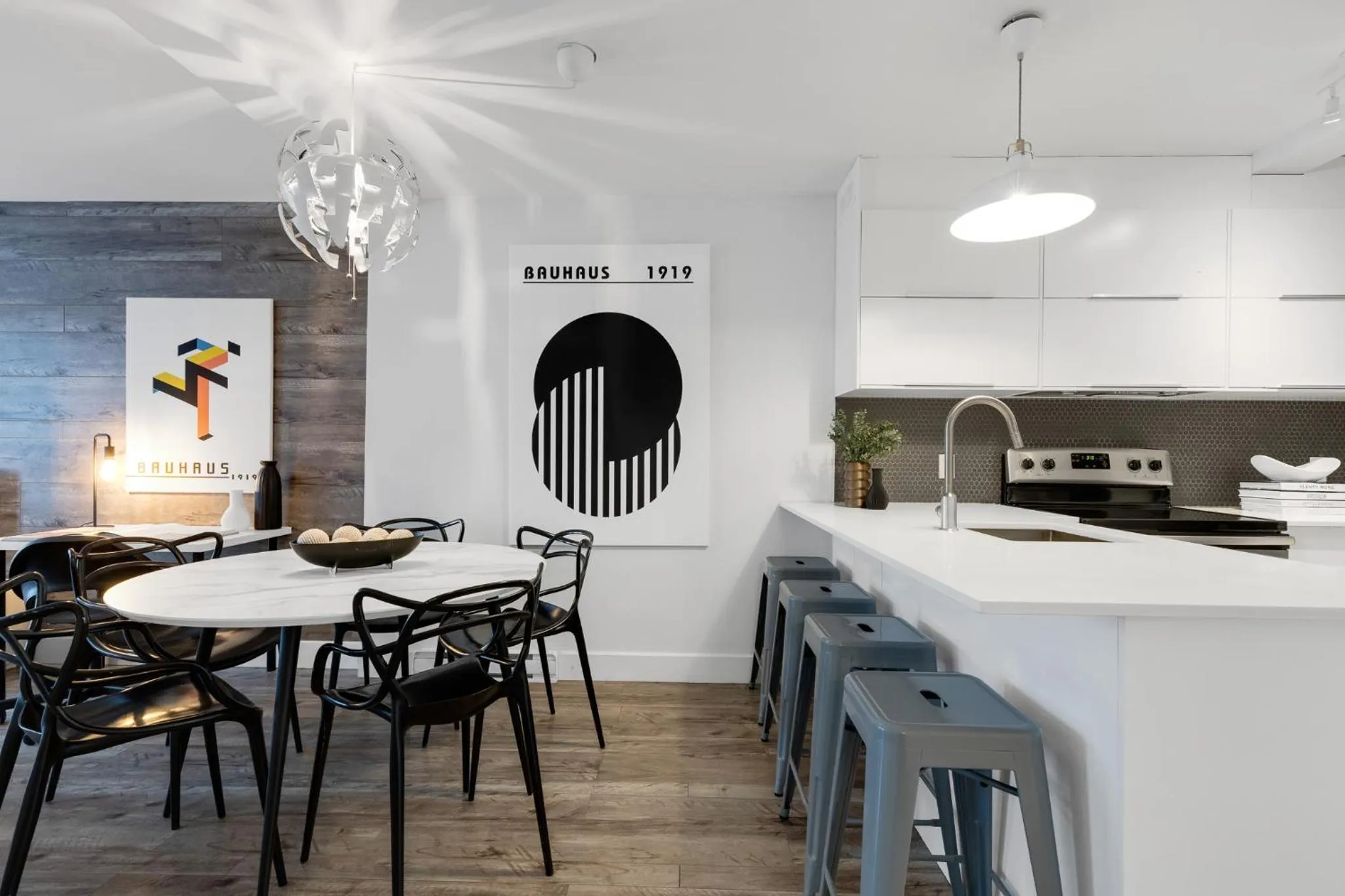 Kitchen or kitchenette in LiV MTL Urban