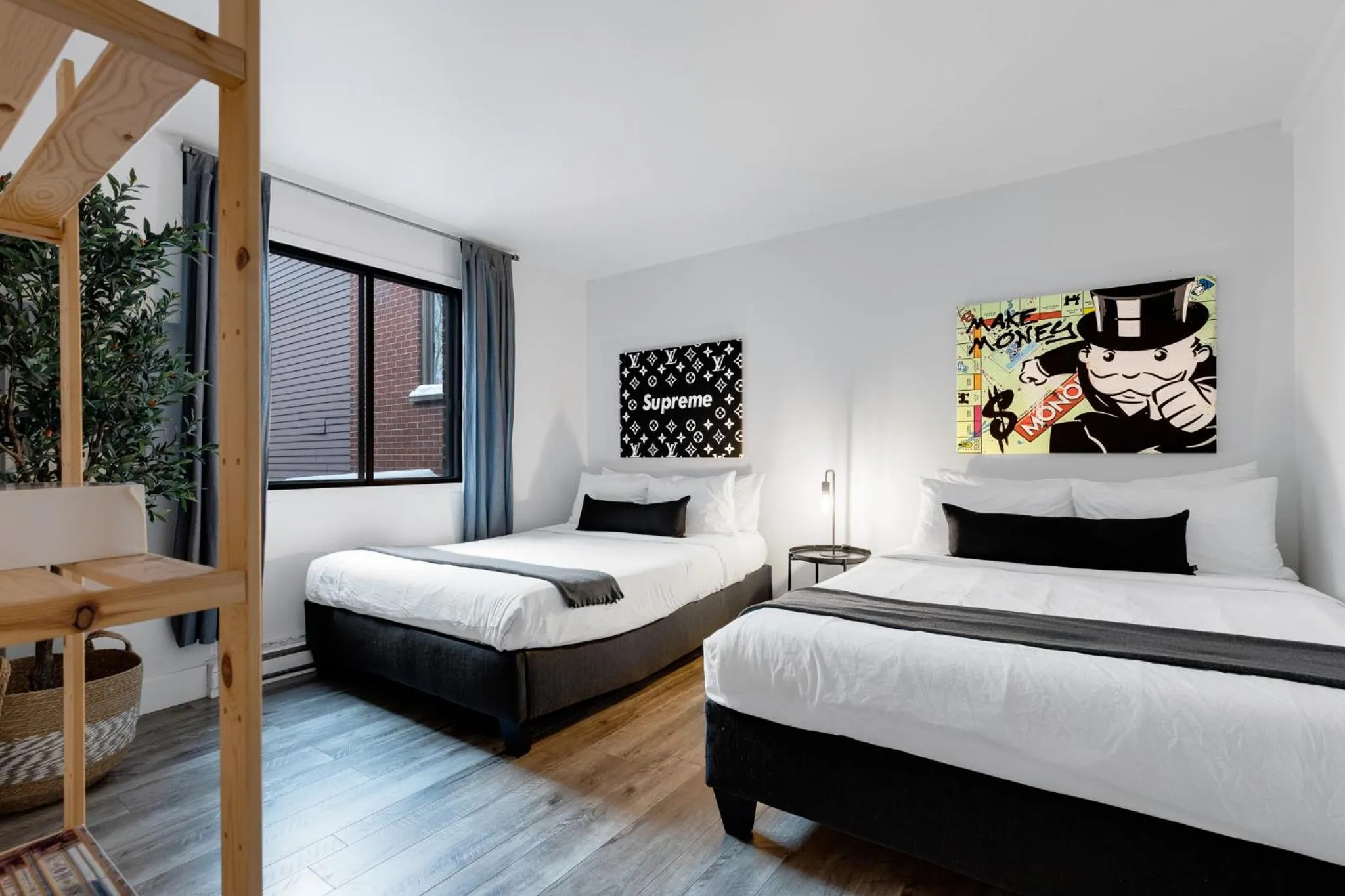 Bed in LiV MTL Urban