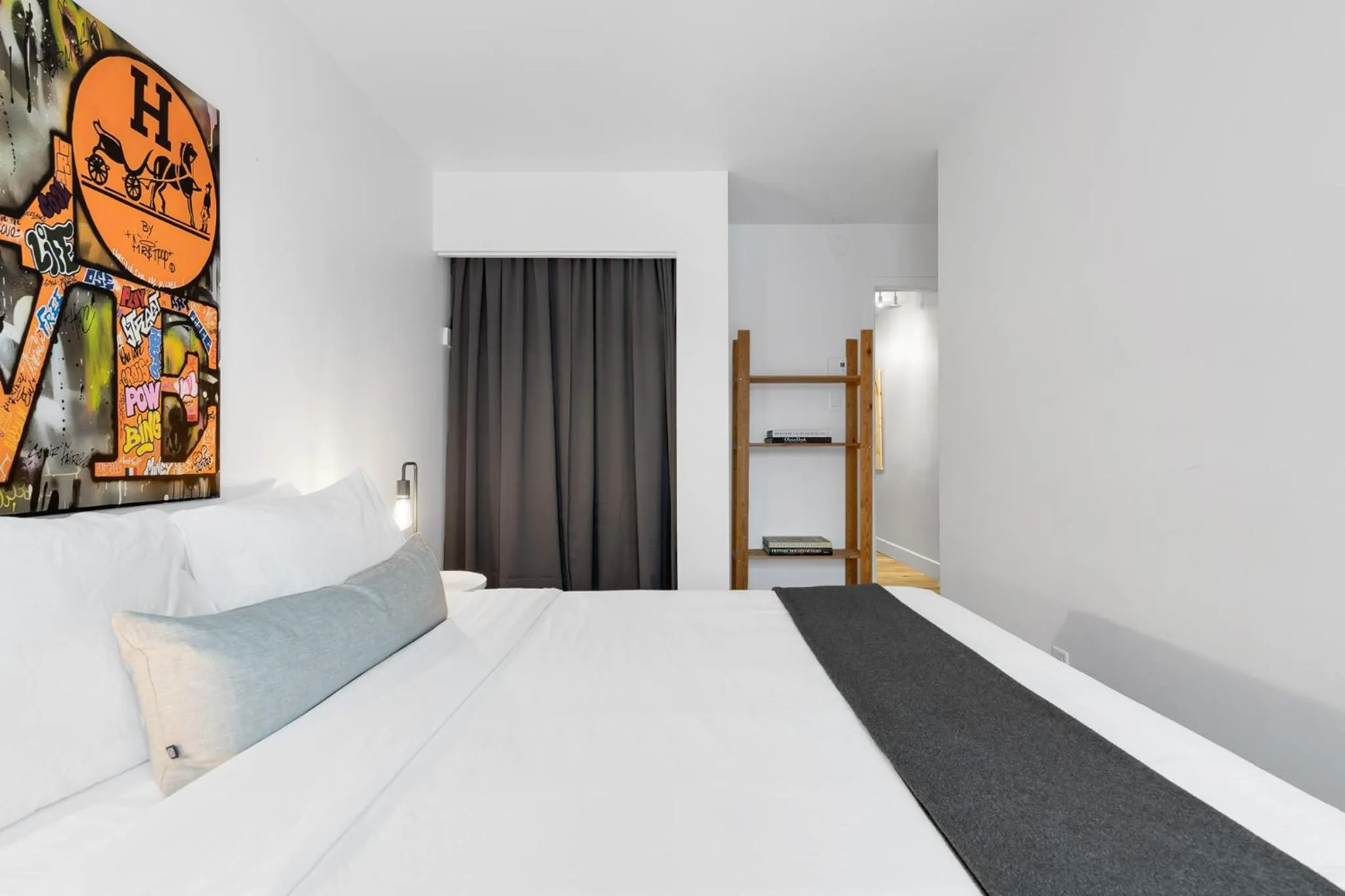 Bed in LiV MTL Urban