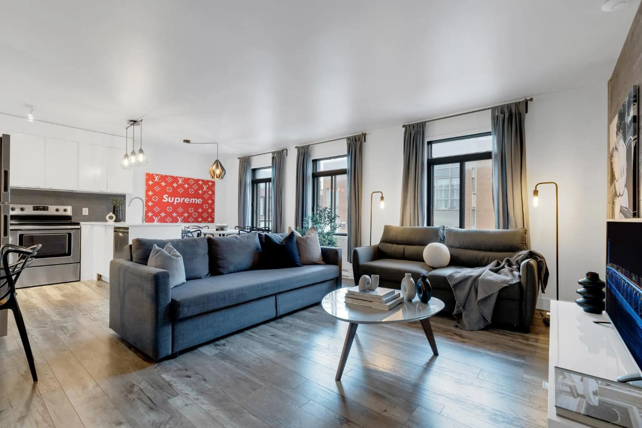 TV and multimedia in LiV MTL Urban