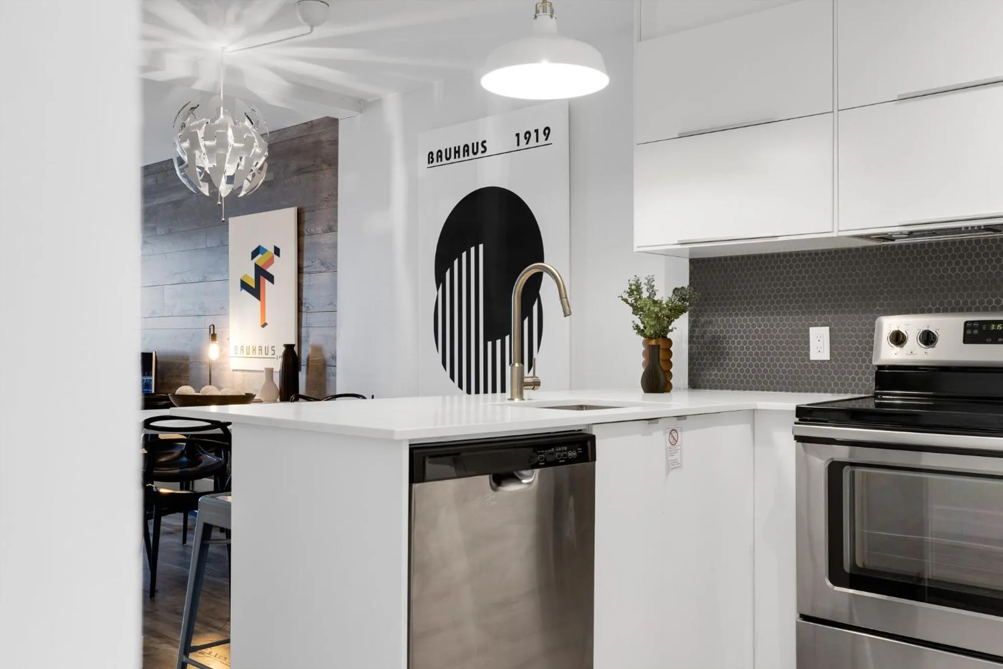 Kitchen or kitchenette in LiV MTL Urban