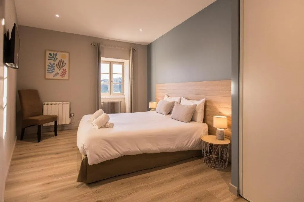 Photo of the whole room, Bed in La Bastide de Sanilhac