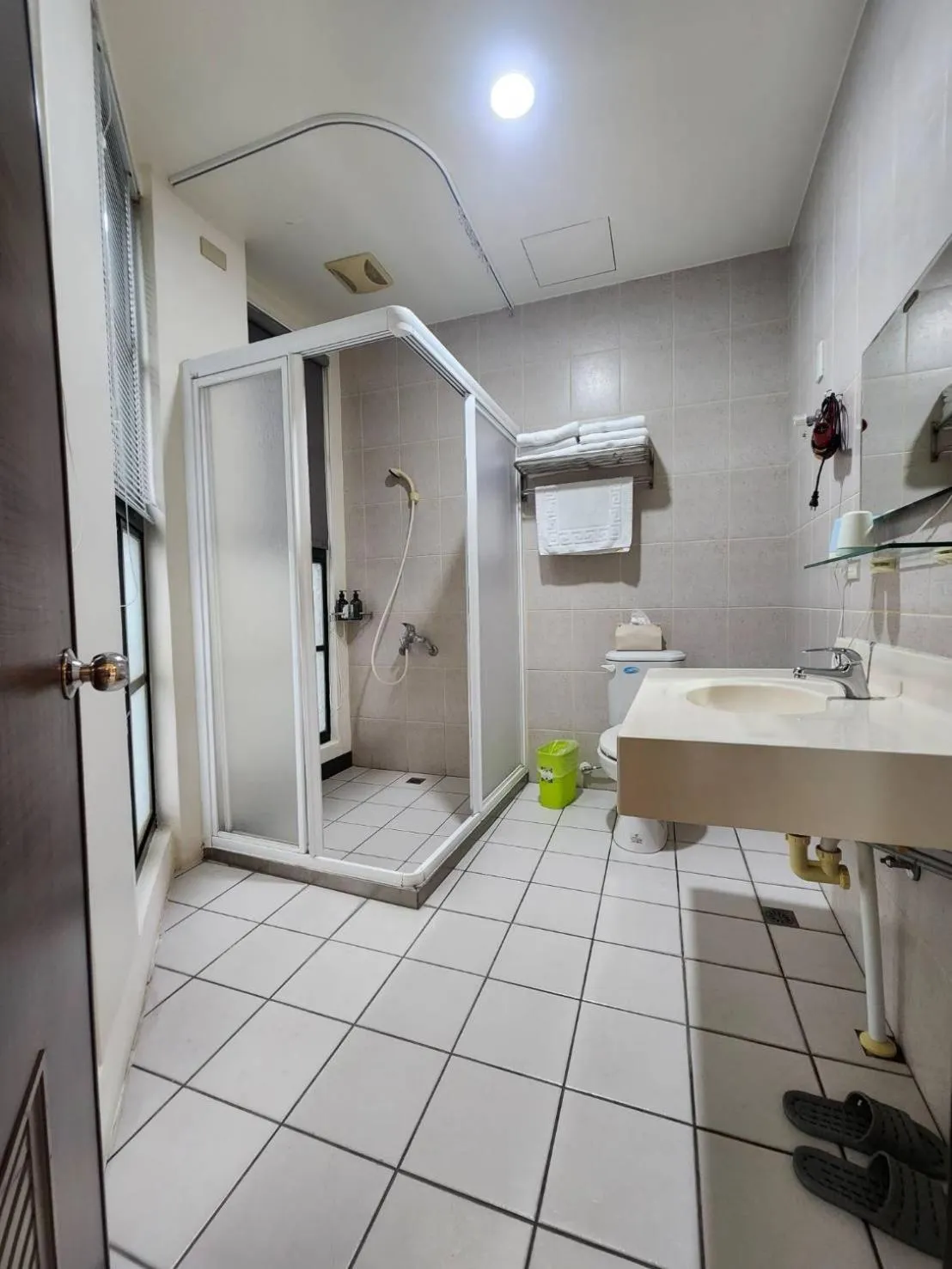 Jia-Jia Business Hotel