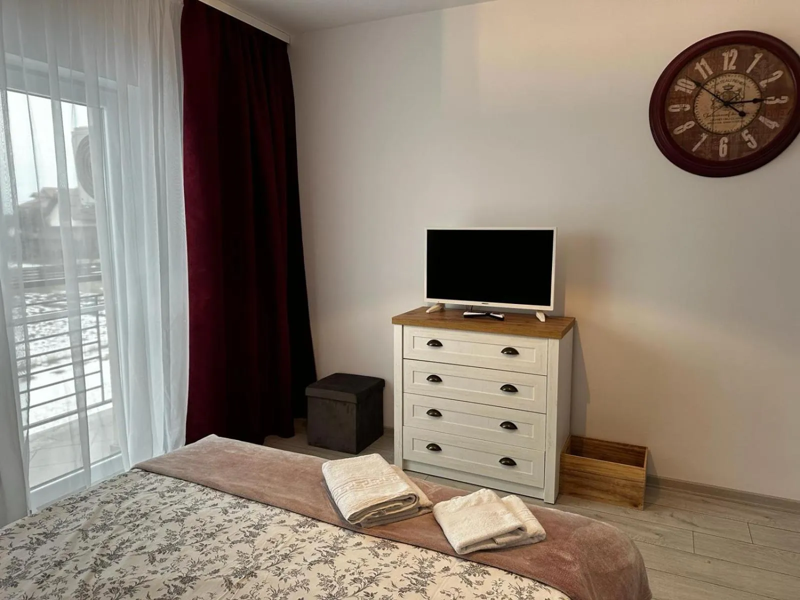 Bedroom, Bed in Best Apartment Suceava