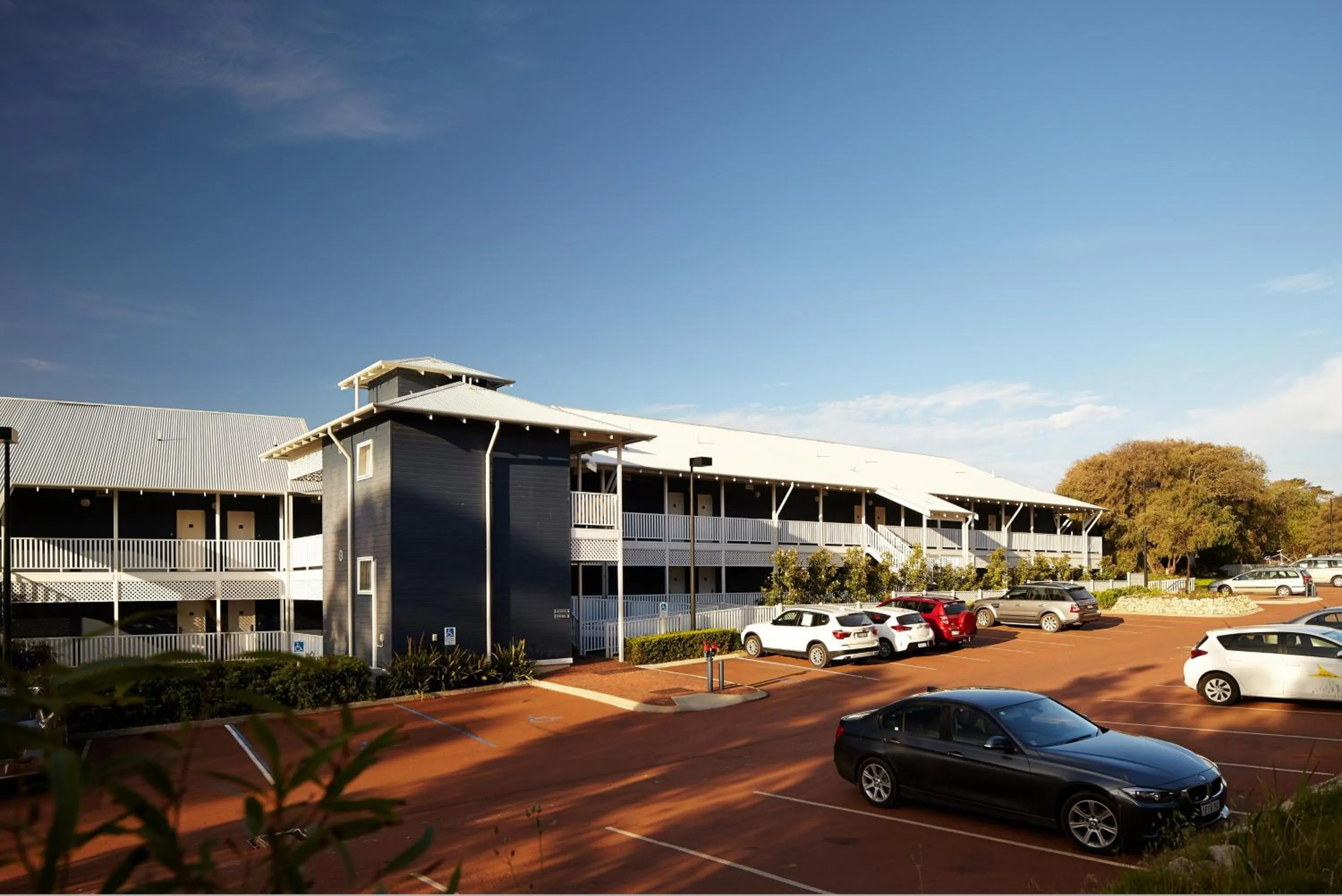 Facade/entrance in Seashells Yallingup