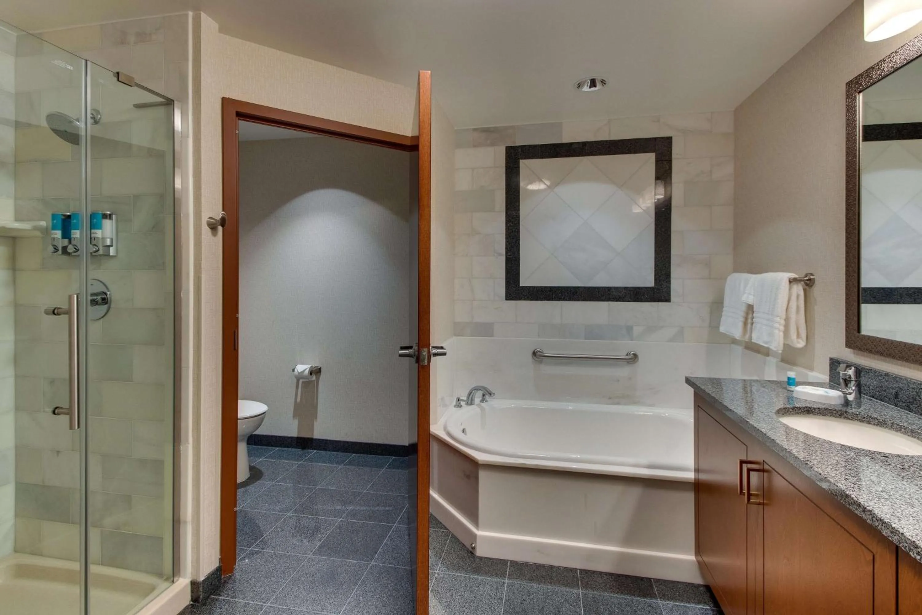 Bedroom in Drury Plaza Hotel Nashville Downtown