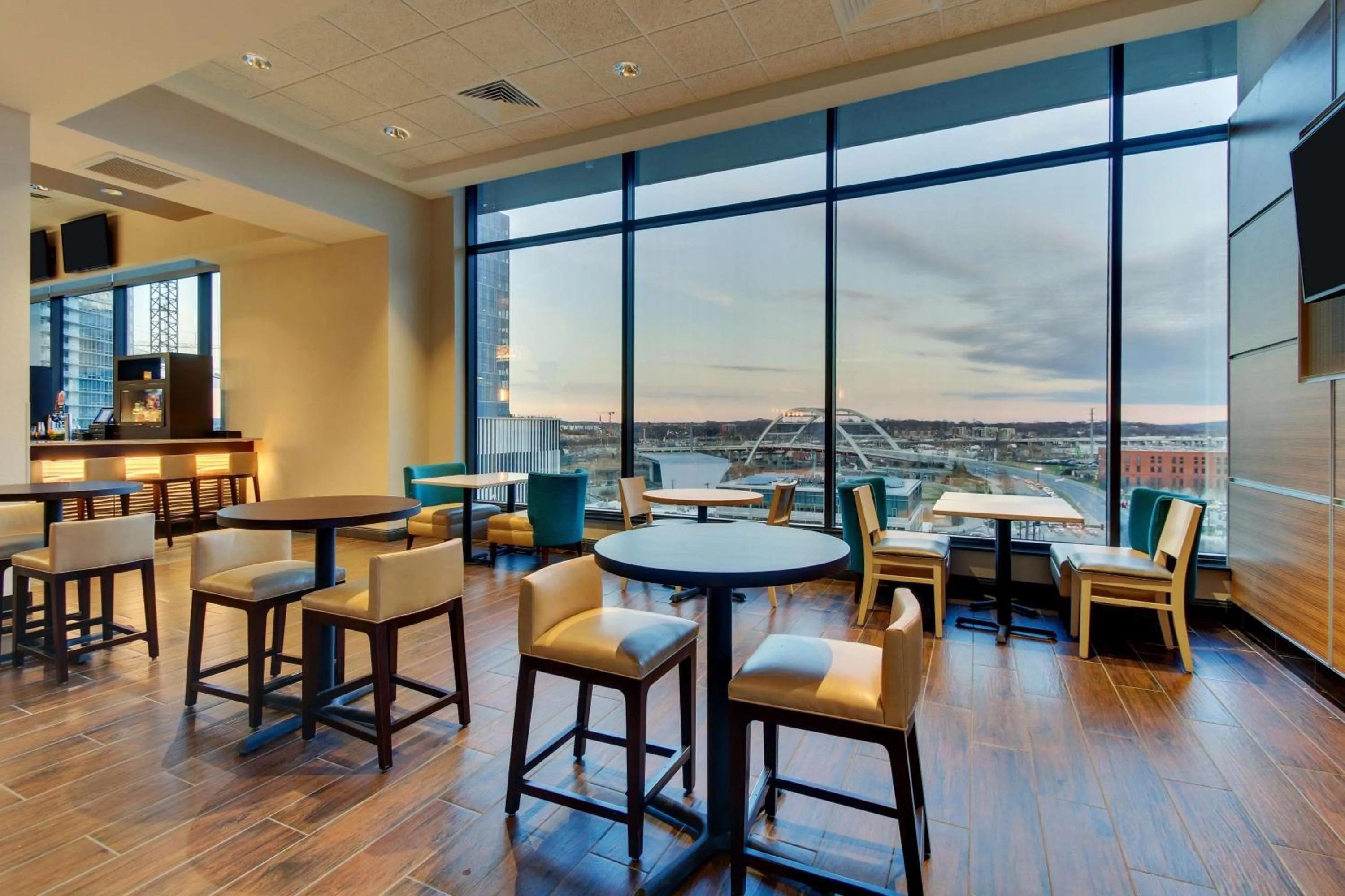 Lounge or bar in Drury Plaza Hotel Nashville Downtown