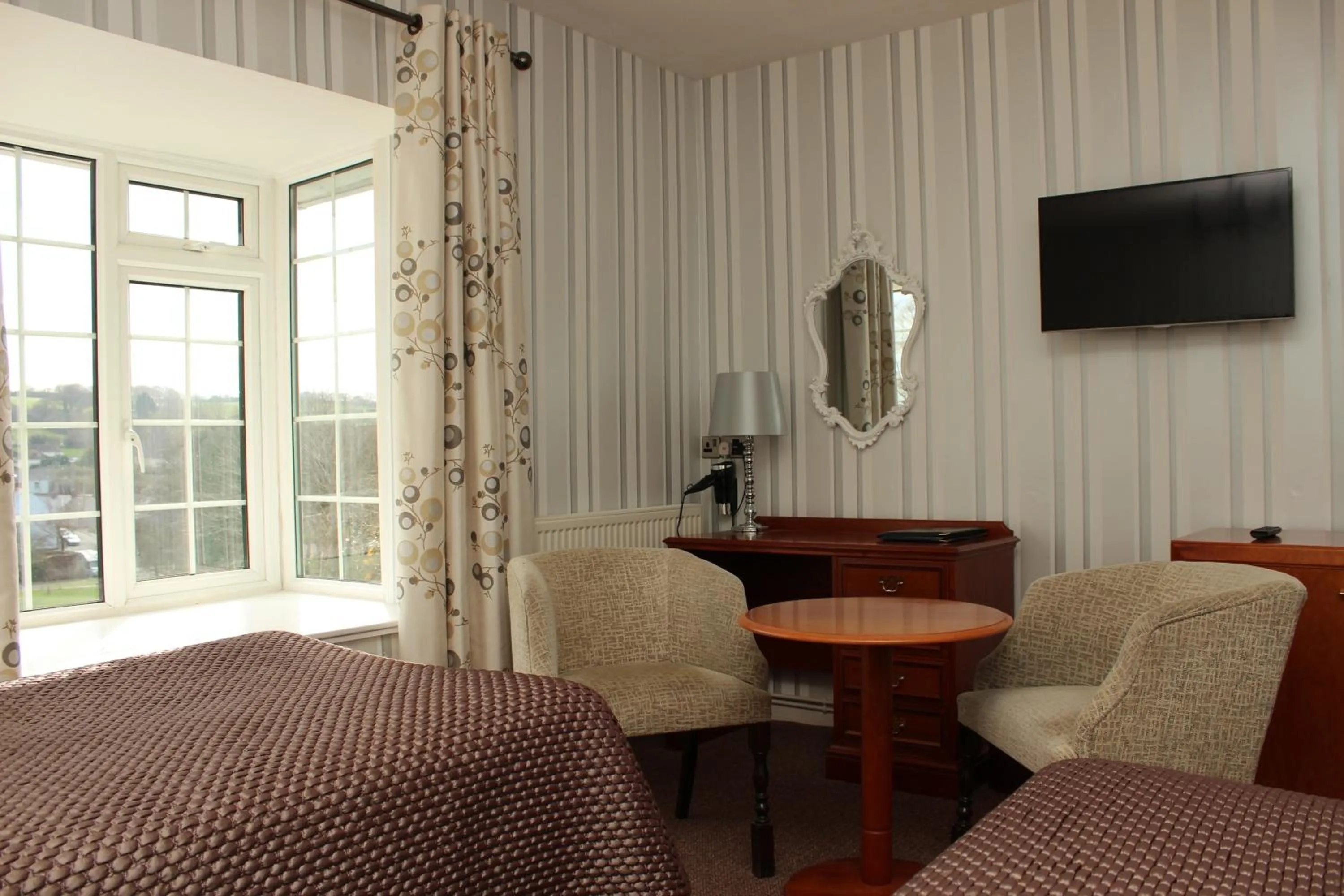 Photo of the whole room in Old Kings Arms Hotel