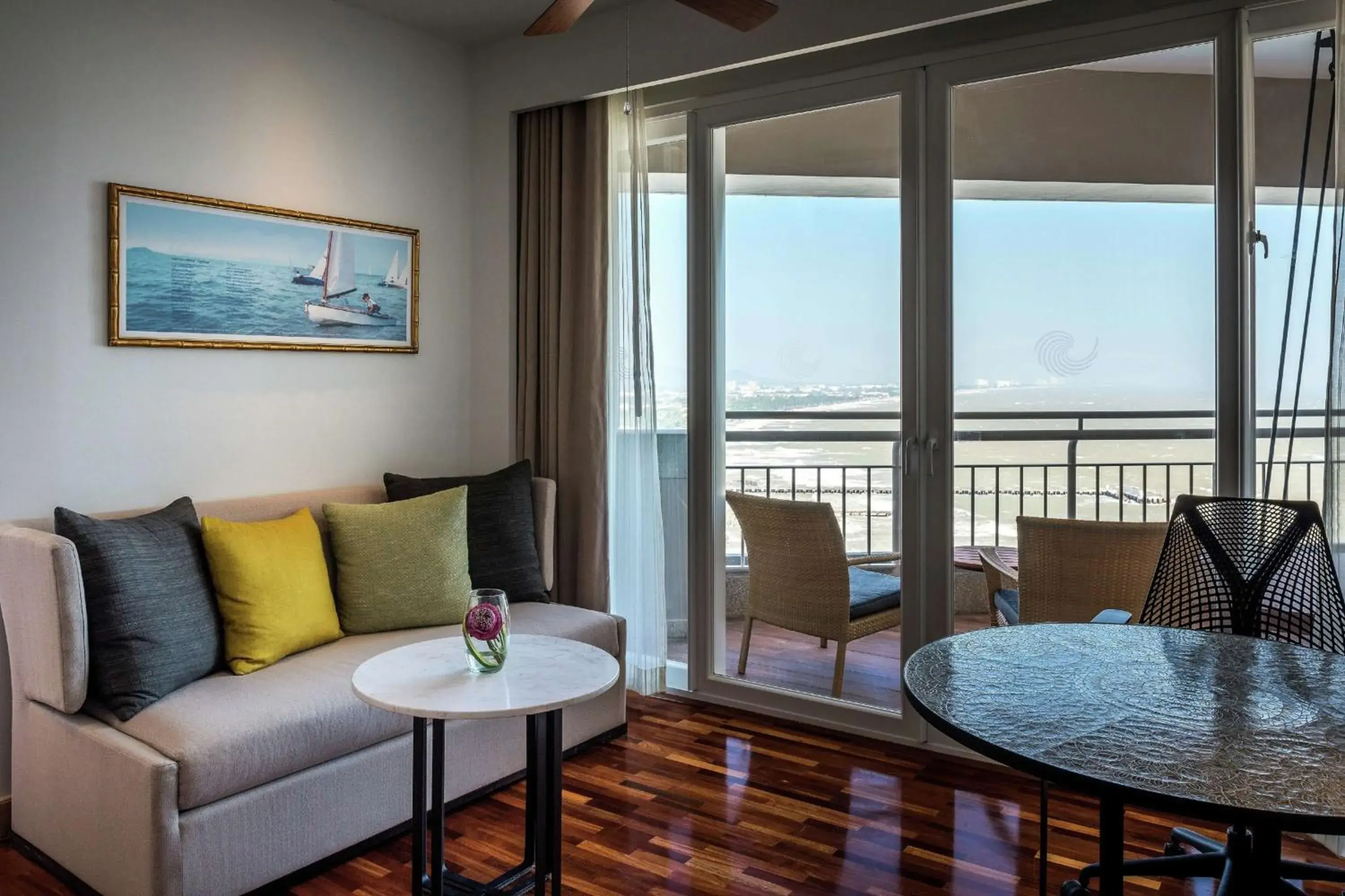 Executive King Room with Ocean View with Club Lounge Access in Hilton Hua Hin Resort & Spa Executive King Room with Ocean View with Club Lounge Access in Hilton Hua Hin Resort & Spa