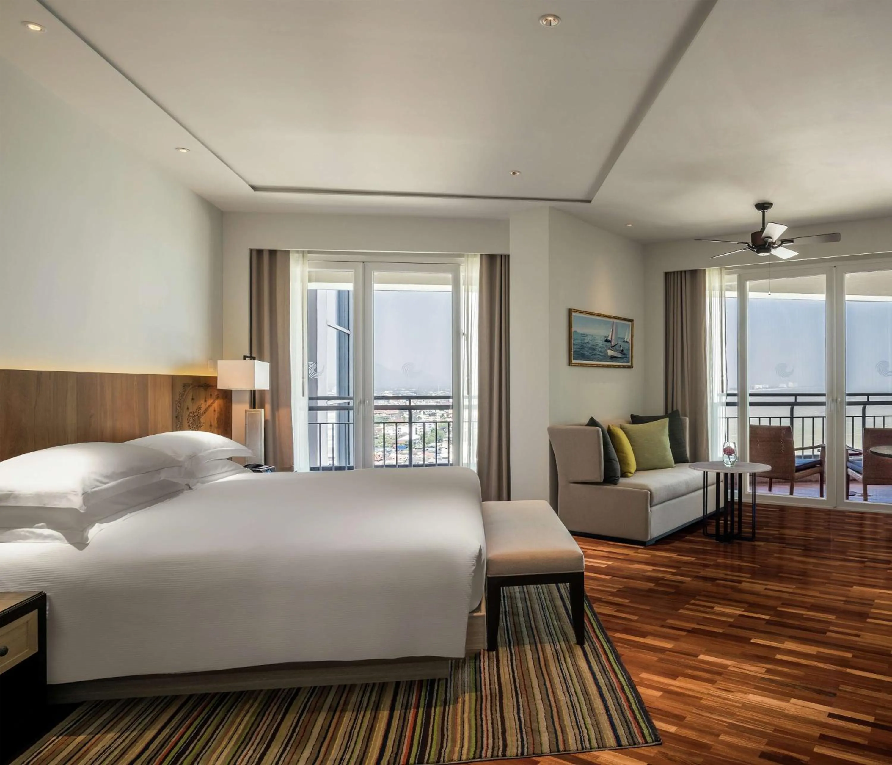 Living room, Bed in Hilton Hua Hin Resort & Spa