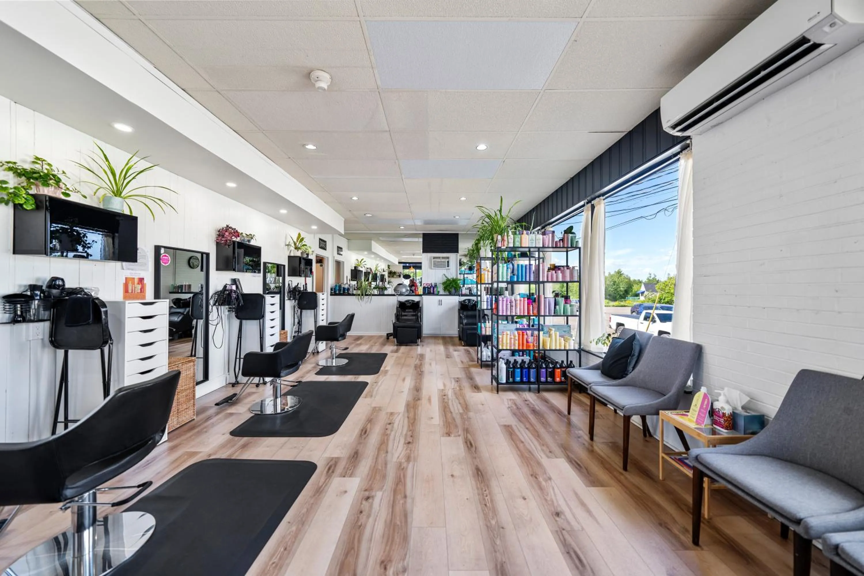 hair dresser in Shores Inn & Hotel