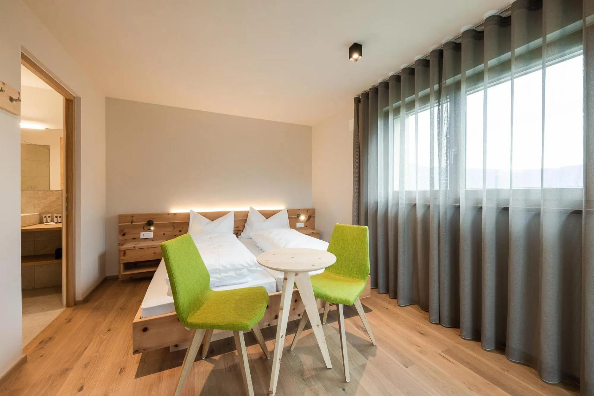 Bedroom, Bed in Aparthotel Abiná Lana Höhe