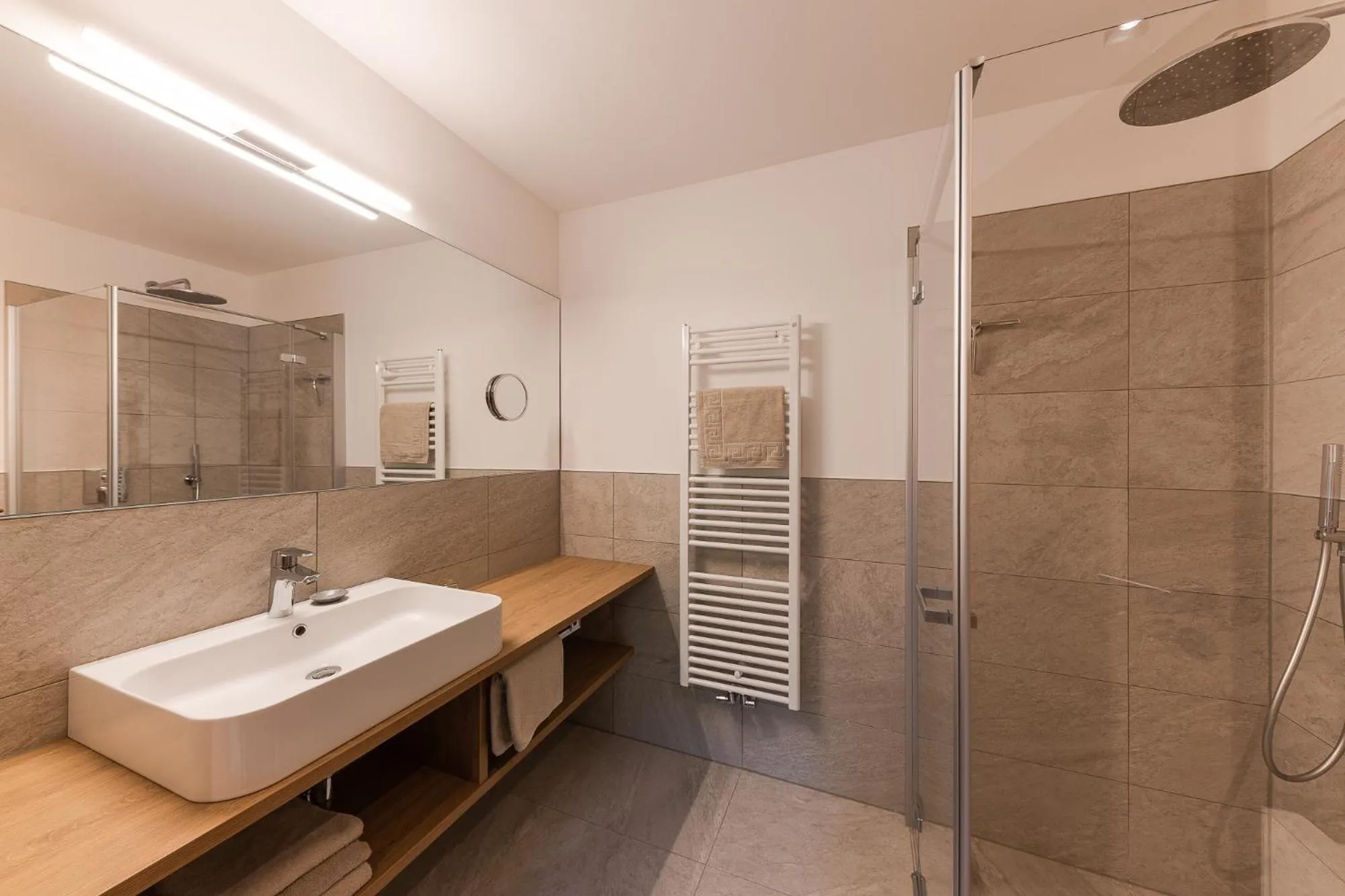 Shower in Aparthotel Abiná Lana Höhe