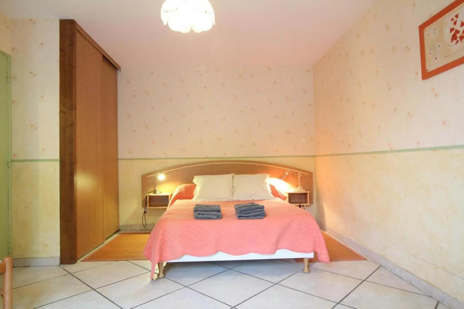 Bedroom, Bed in L'espiatet