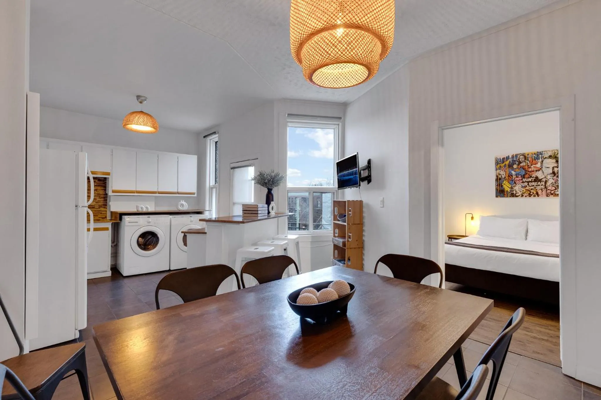 Kitchen or kitchenette in LiV MTL Avenue