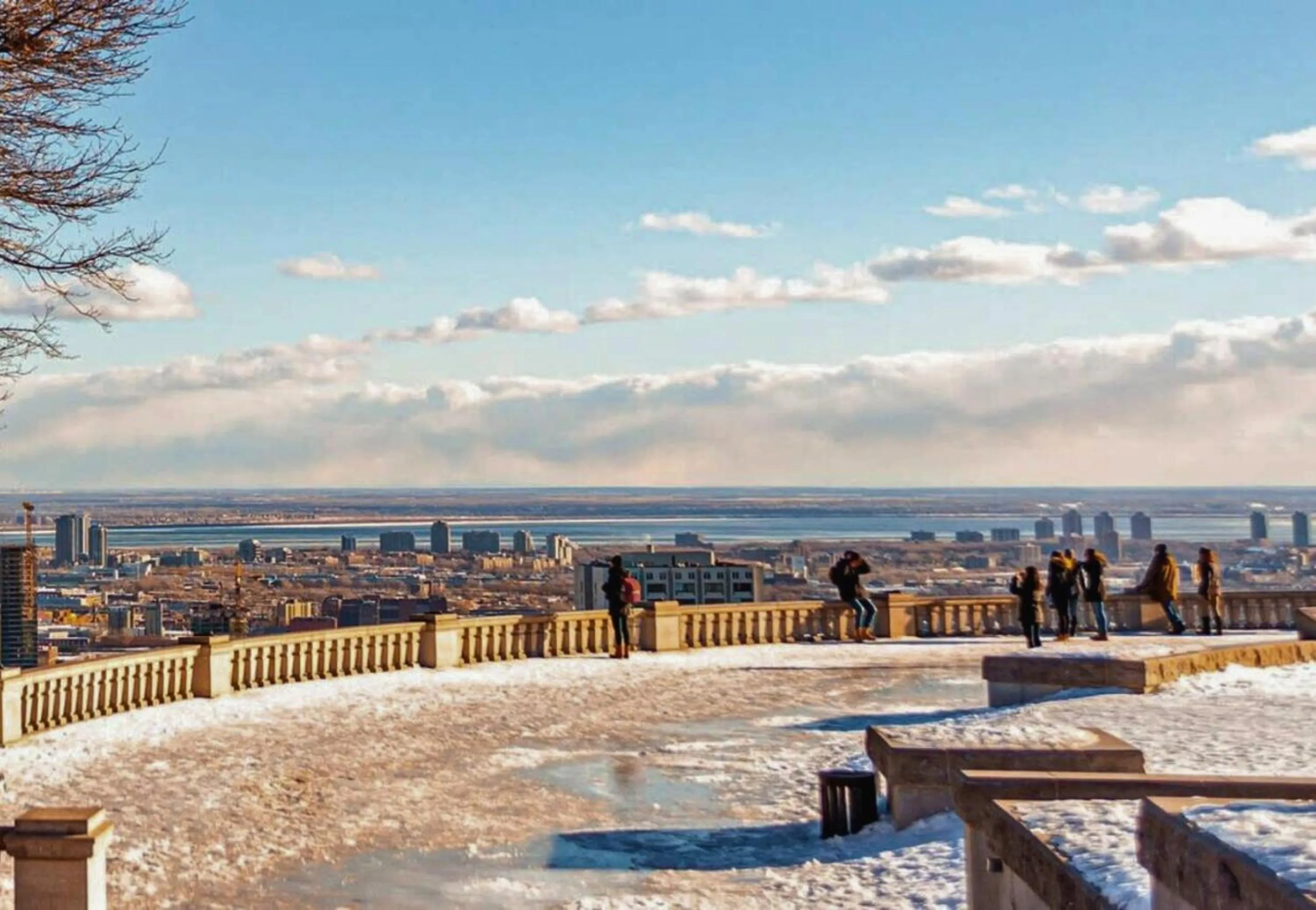 Winter in LiV MTL Avenue