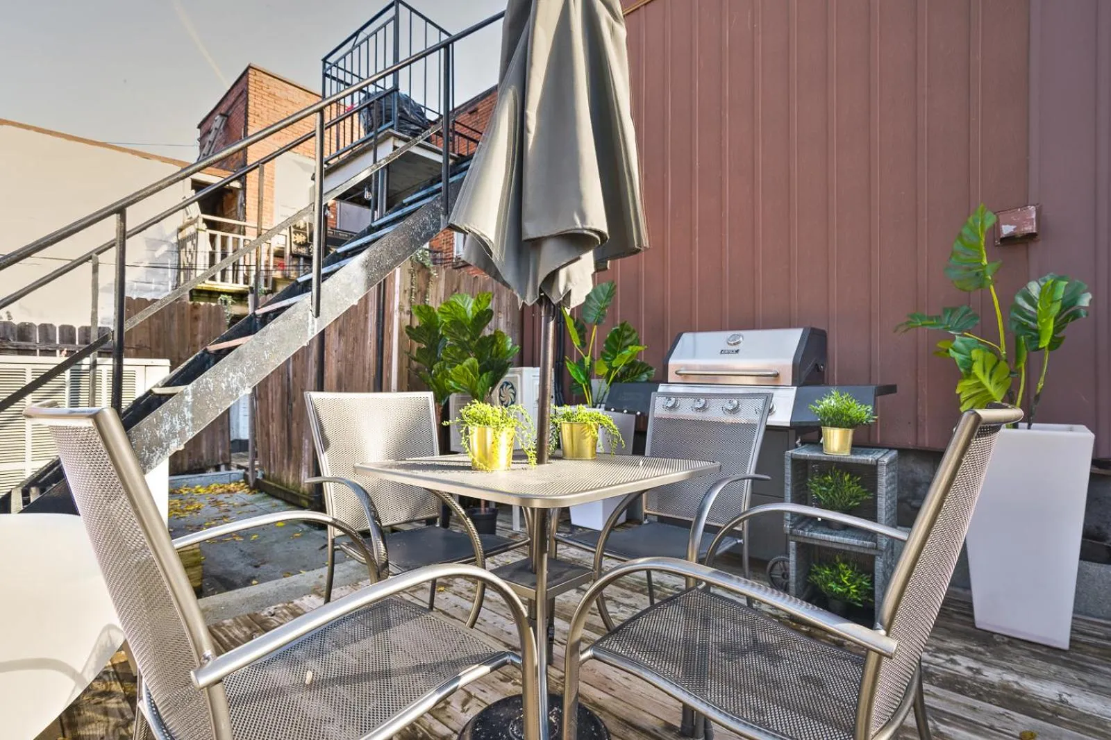 Patio in LiV MTL Avenue